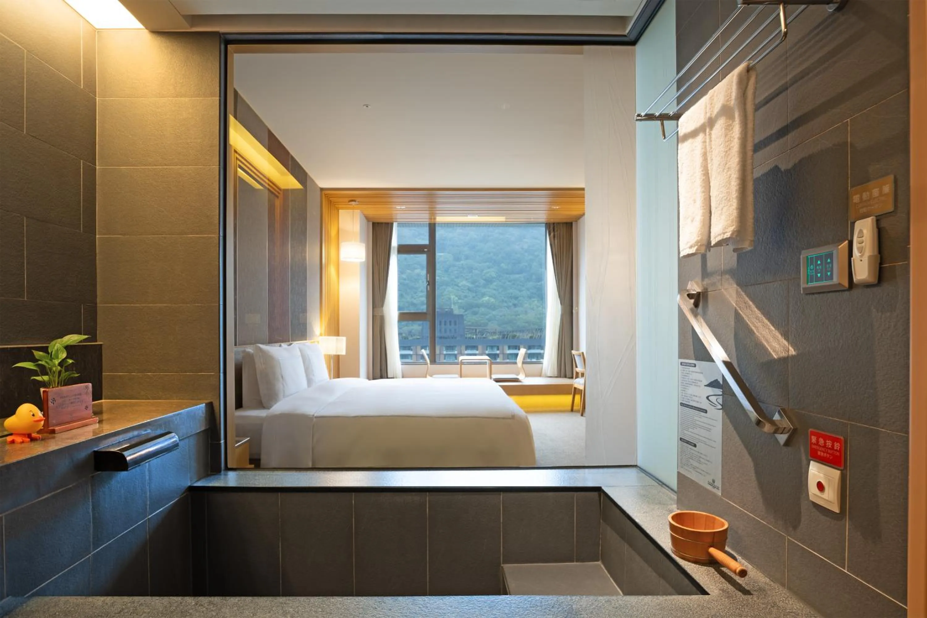 Bed in Evergreen Resort Hotel - Jiaosi