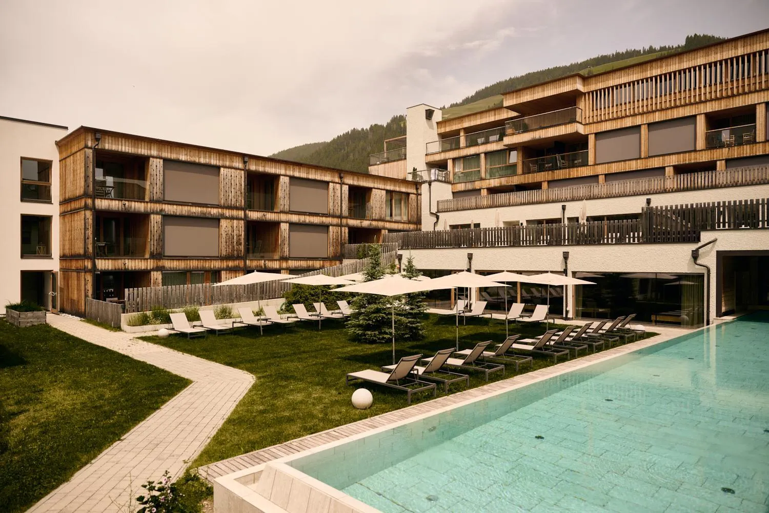 Property building in Hirben Naturlaub