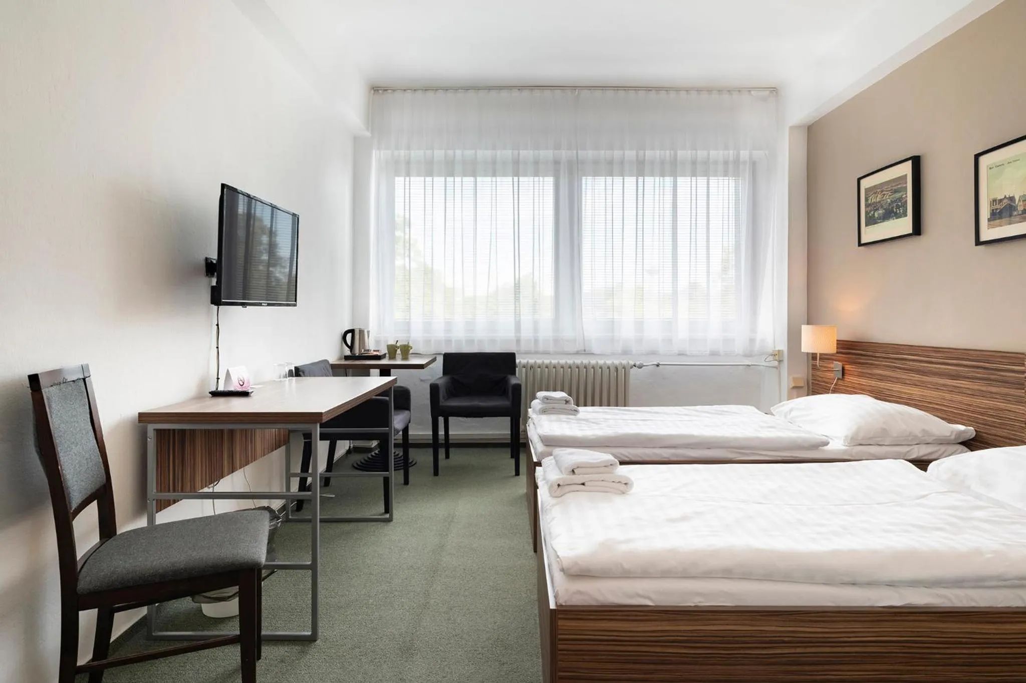 Coffee/tea facilities, Bed in Hotel Veronika