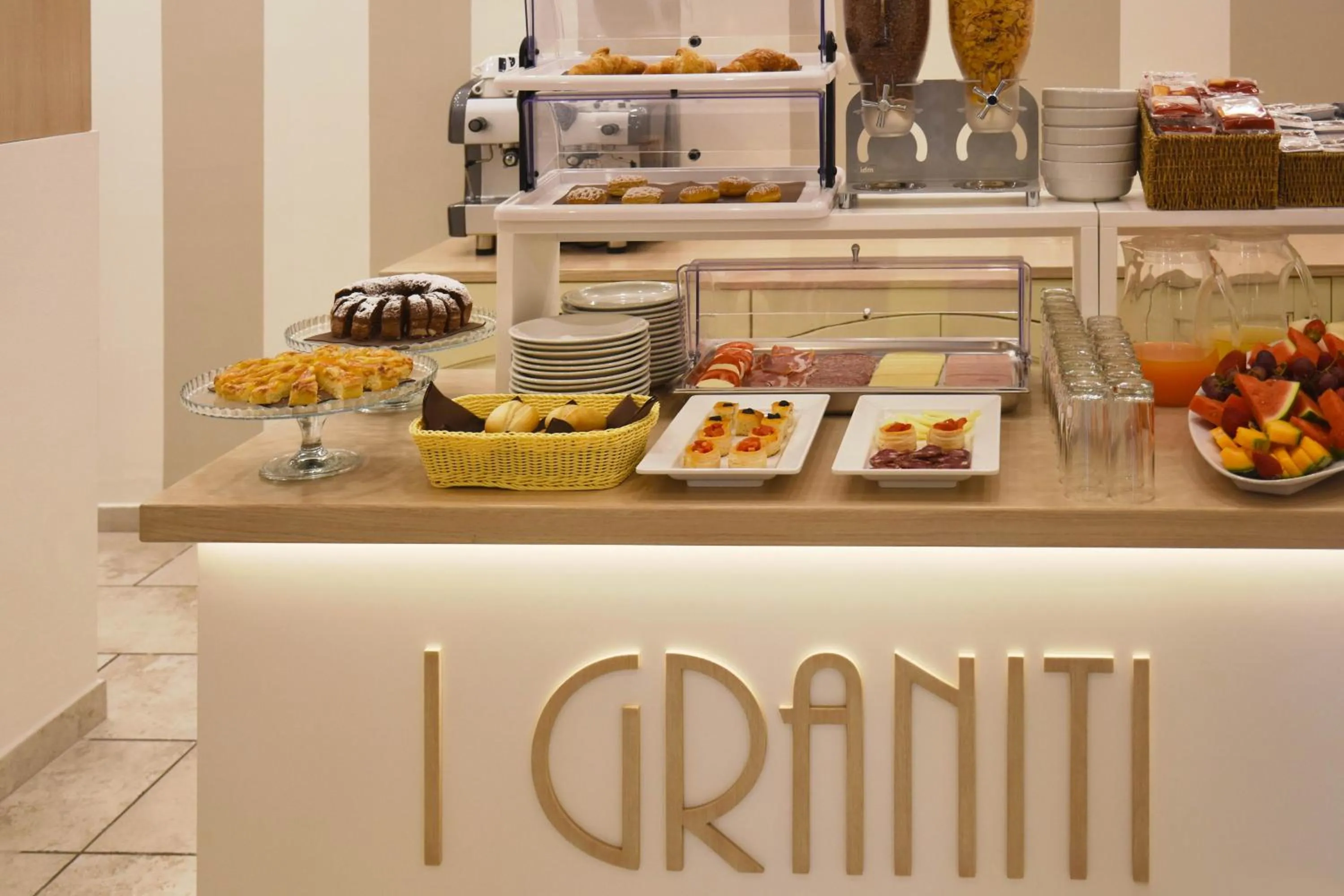 Food and drinks in Hotel I Graniti