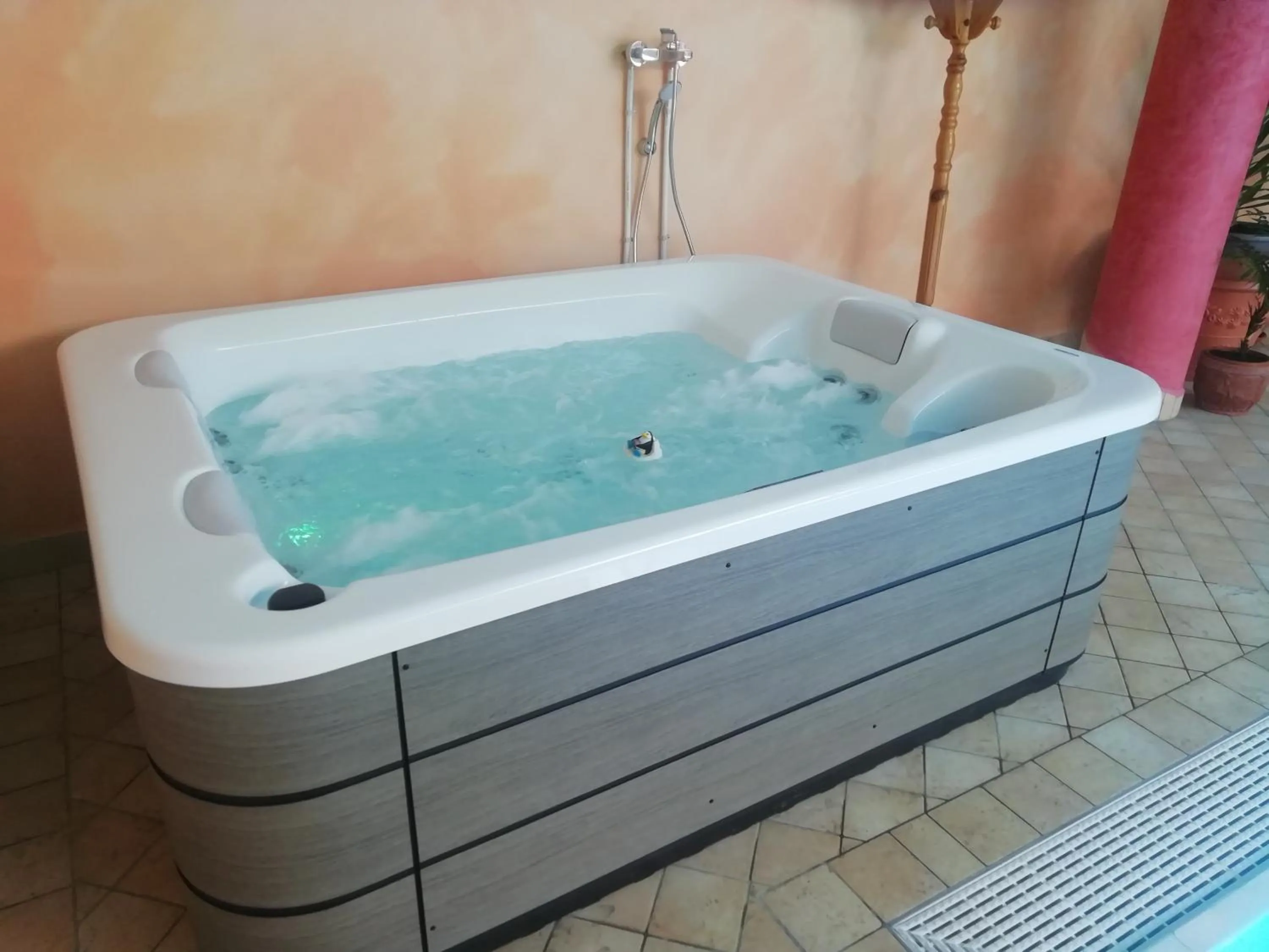 Hot Tub in Hotel Carrara