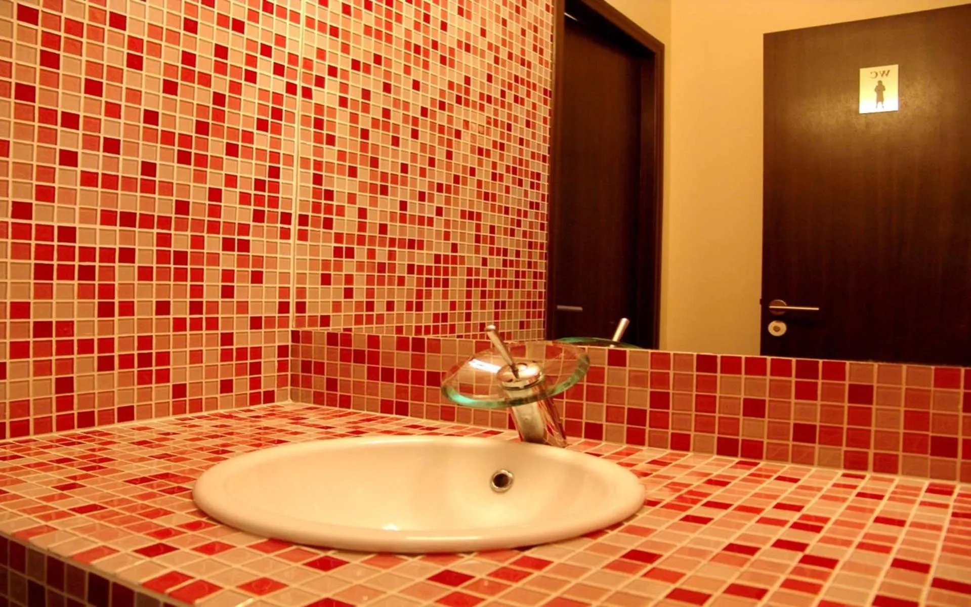 Restaurant/places to eat in Valeo Hotel