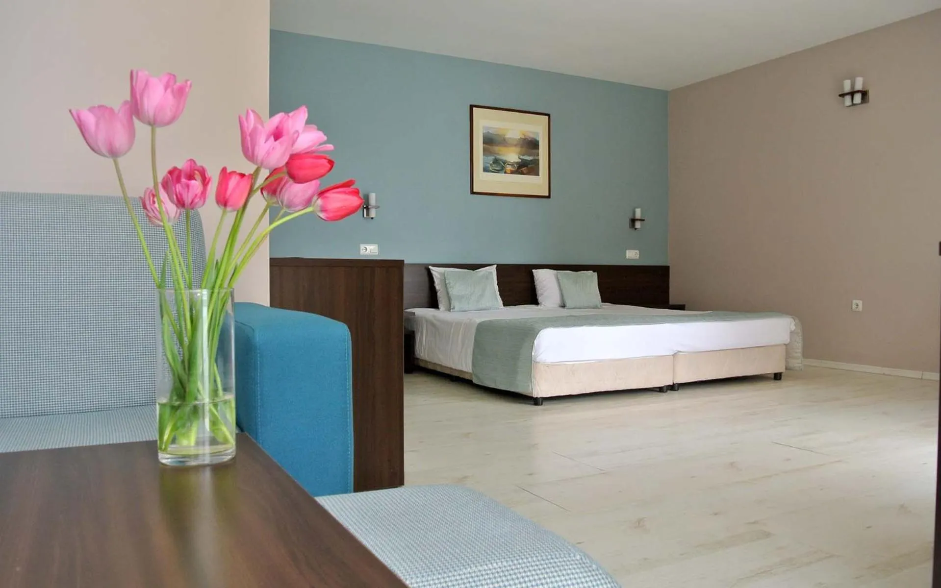 Photo of the whole room, Bed in Valeo Hotel