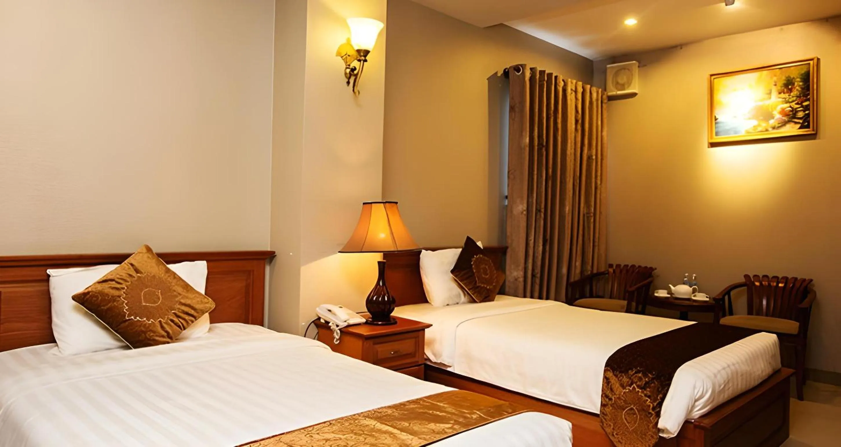 Bedroom, Bed in White Lion Hotel