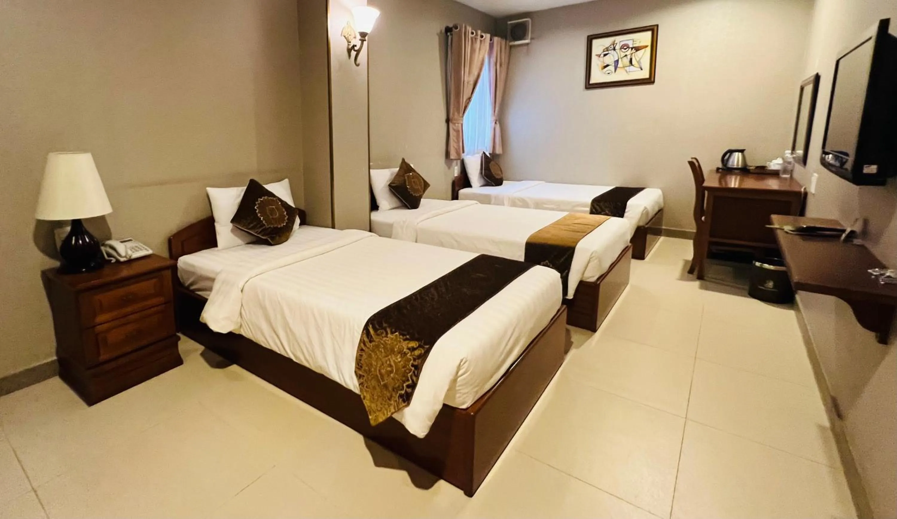 Bedroom, Bed in White Lion Hotel