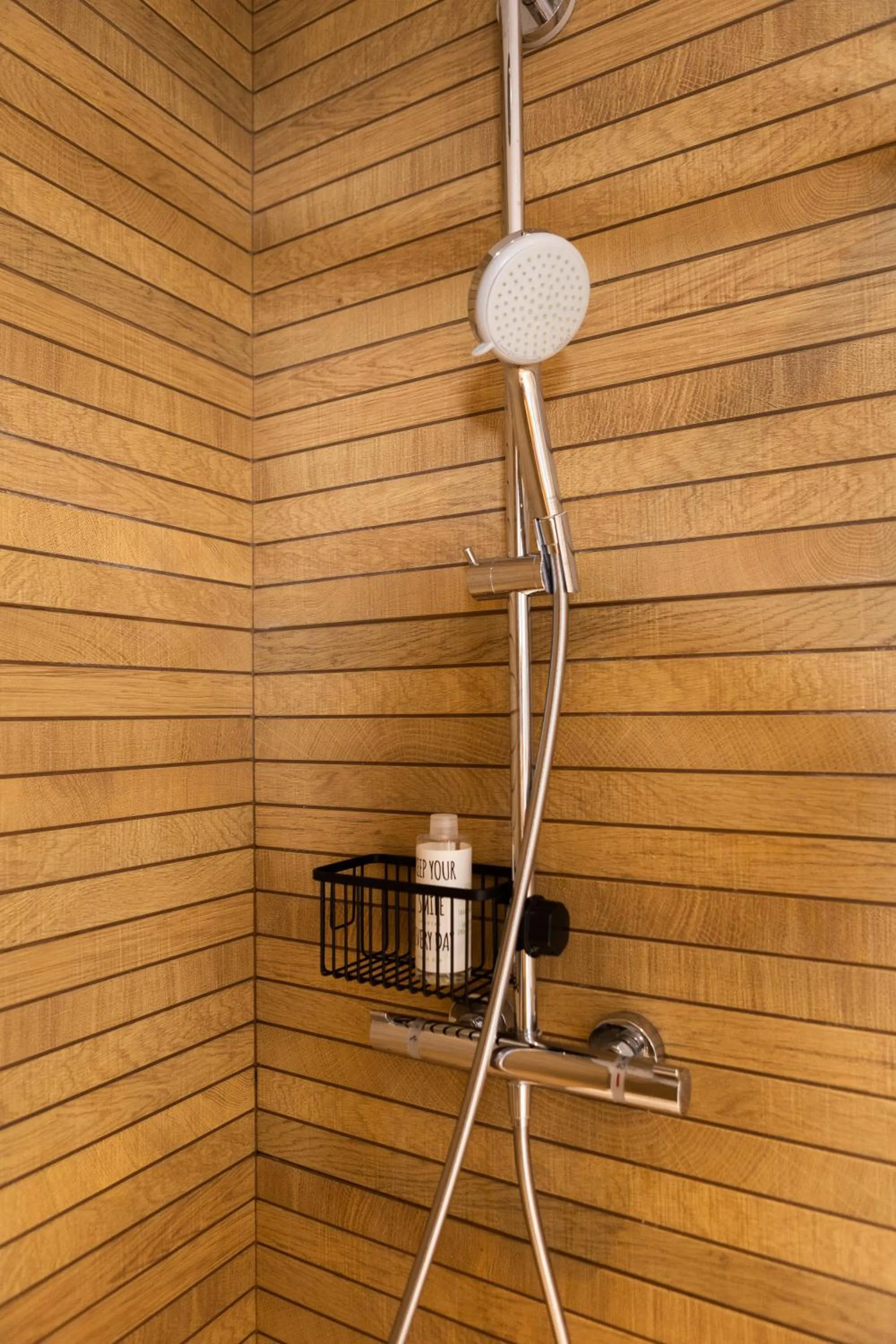 Shower in Principia Suites