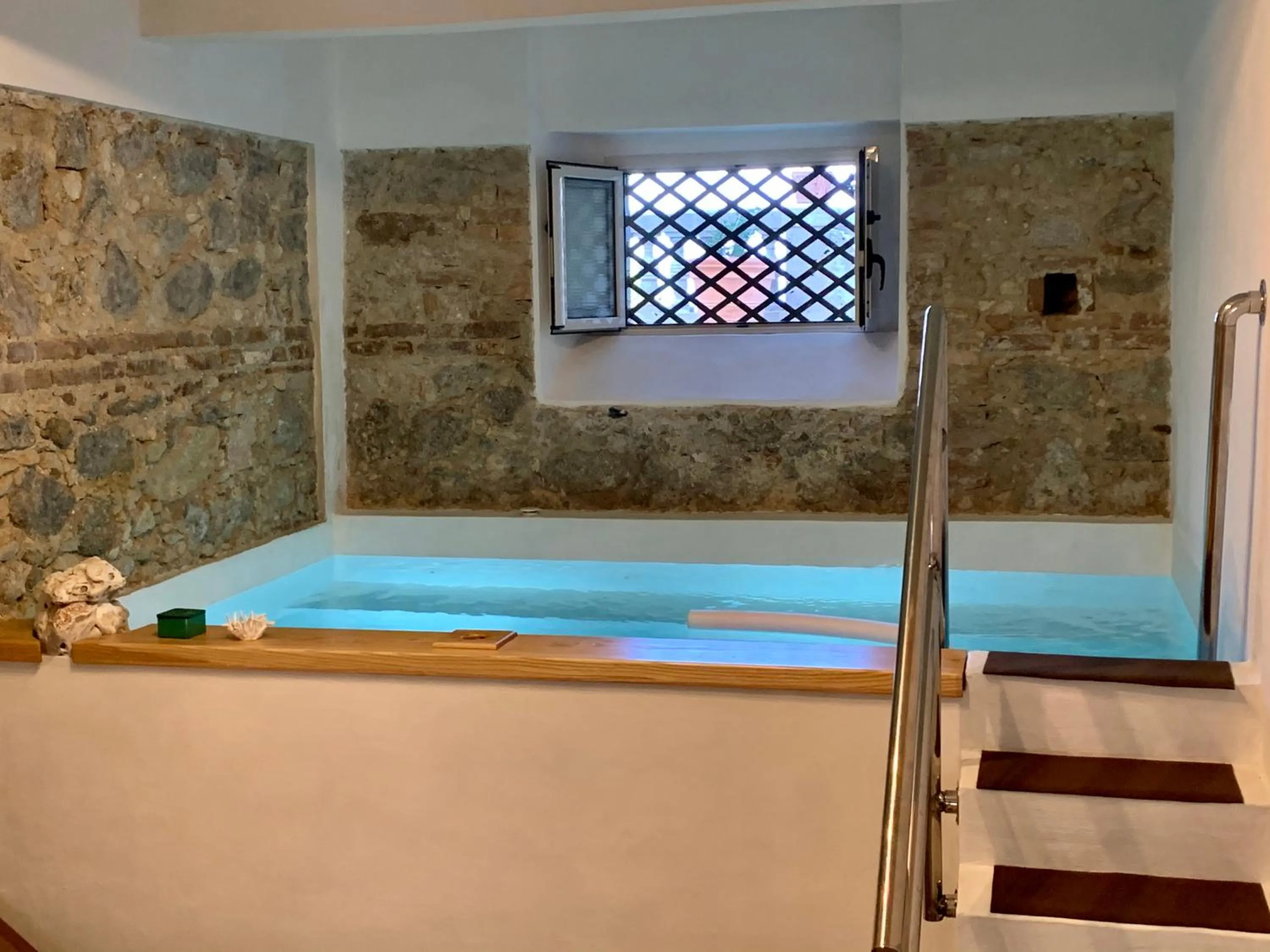 Swimming pool in Villino Eleonora