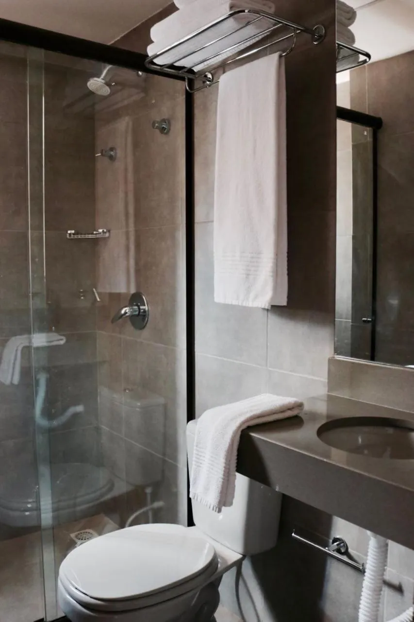 Shower in Hotel do Mar Cabo Branco