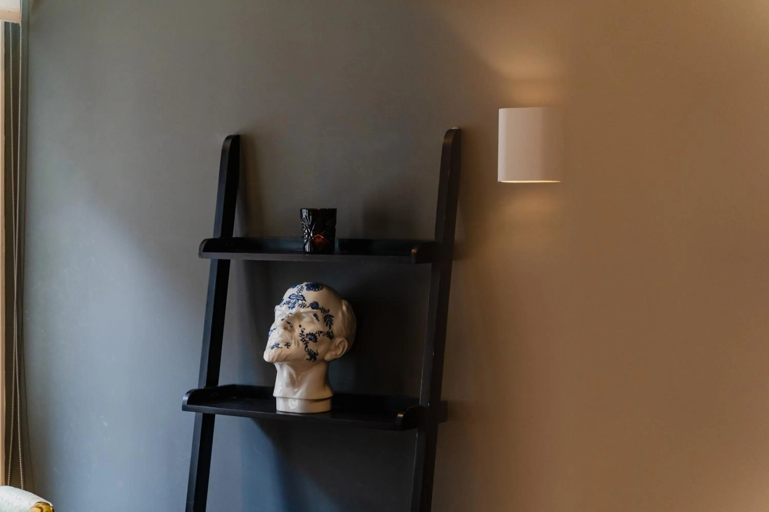 Decorative detail in Hotel JL No76