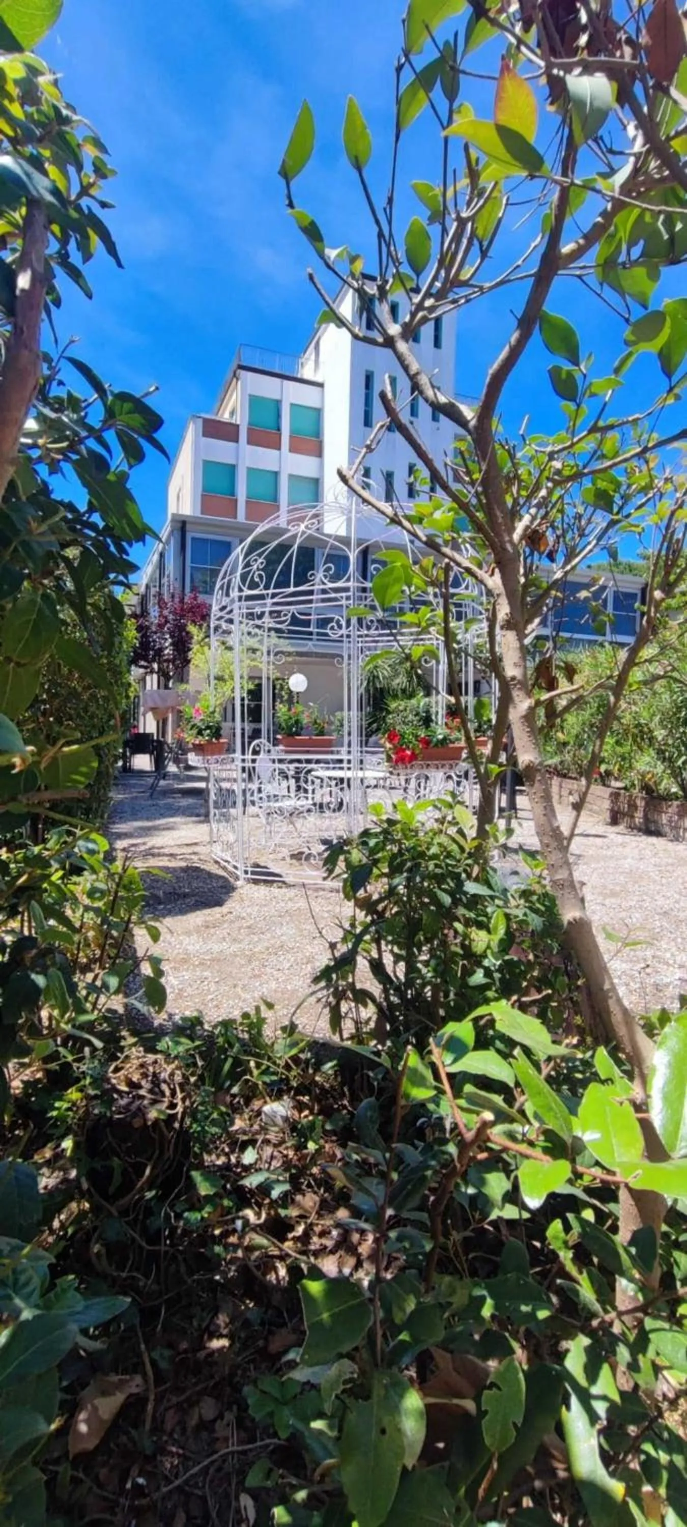 Breakfast in B&B Promenade Hotel Simple con Piscina