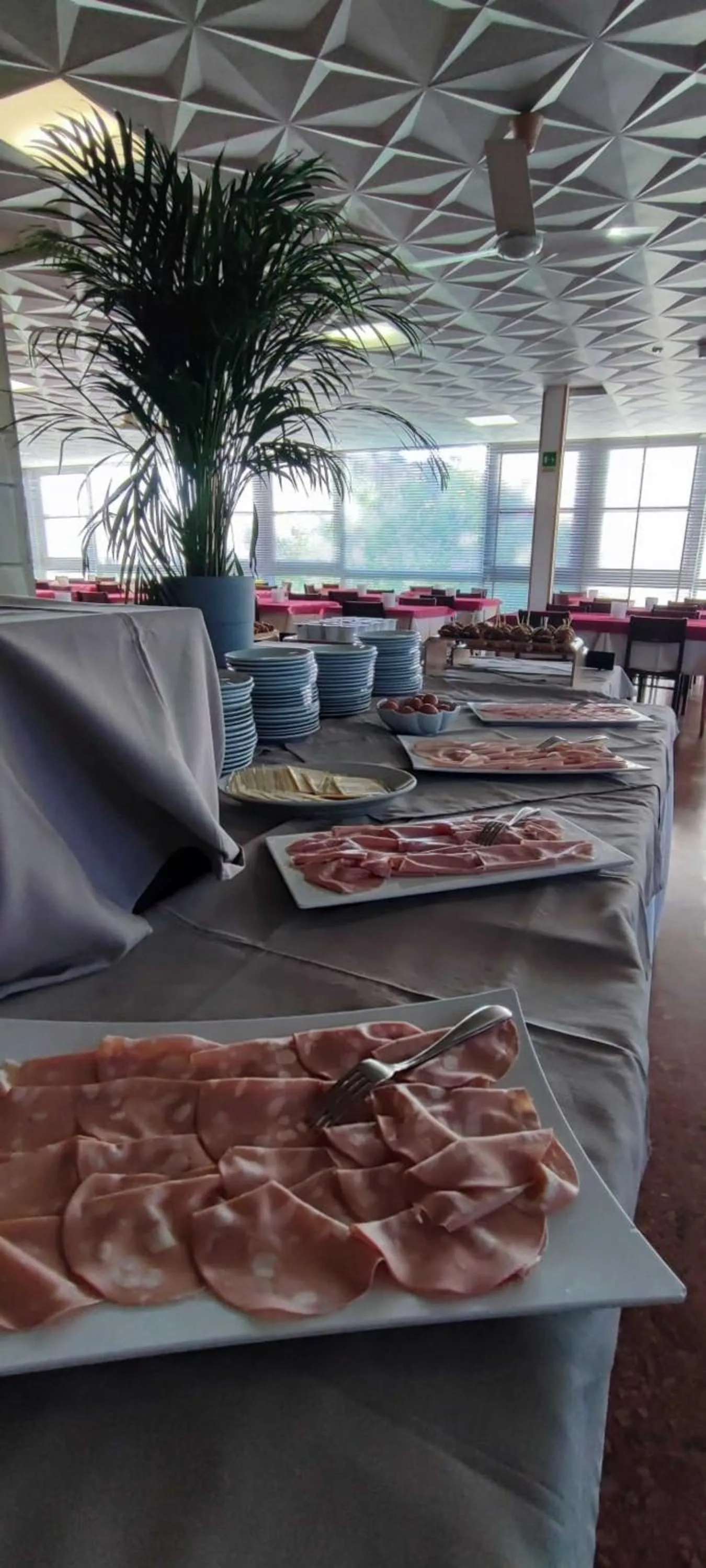 Breakfast in B&B Promenade Hotel Simple con Piscina