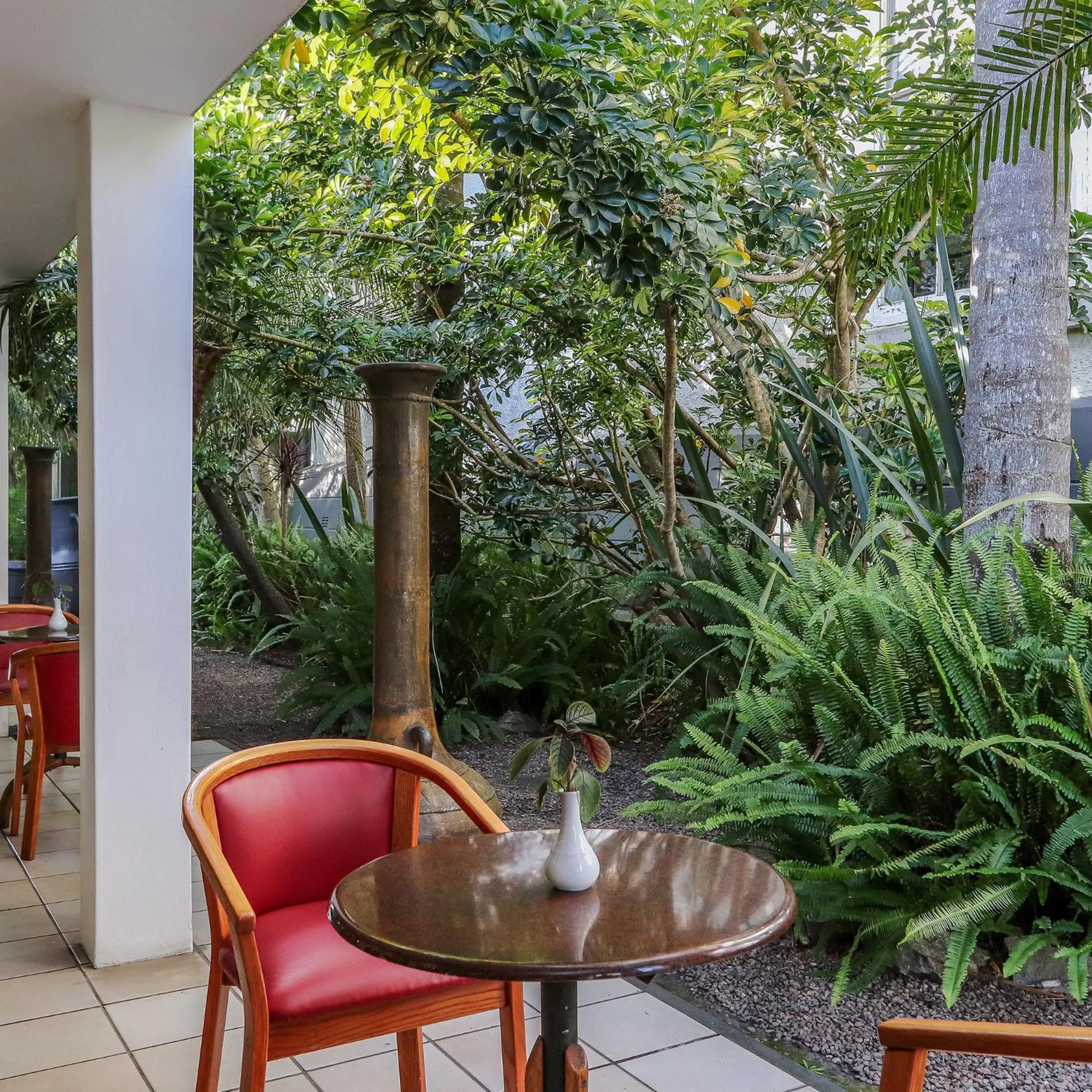 Restaurant/places to eat in Premier Express Inn George