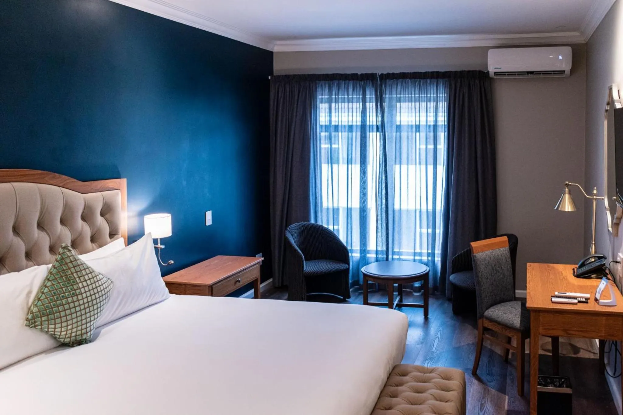 Bed in Premier Express Inn George