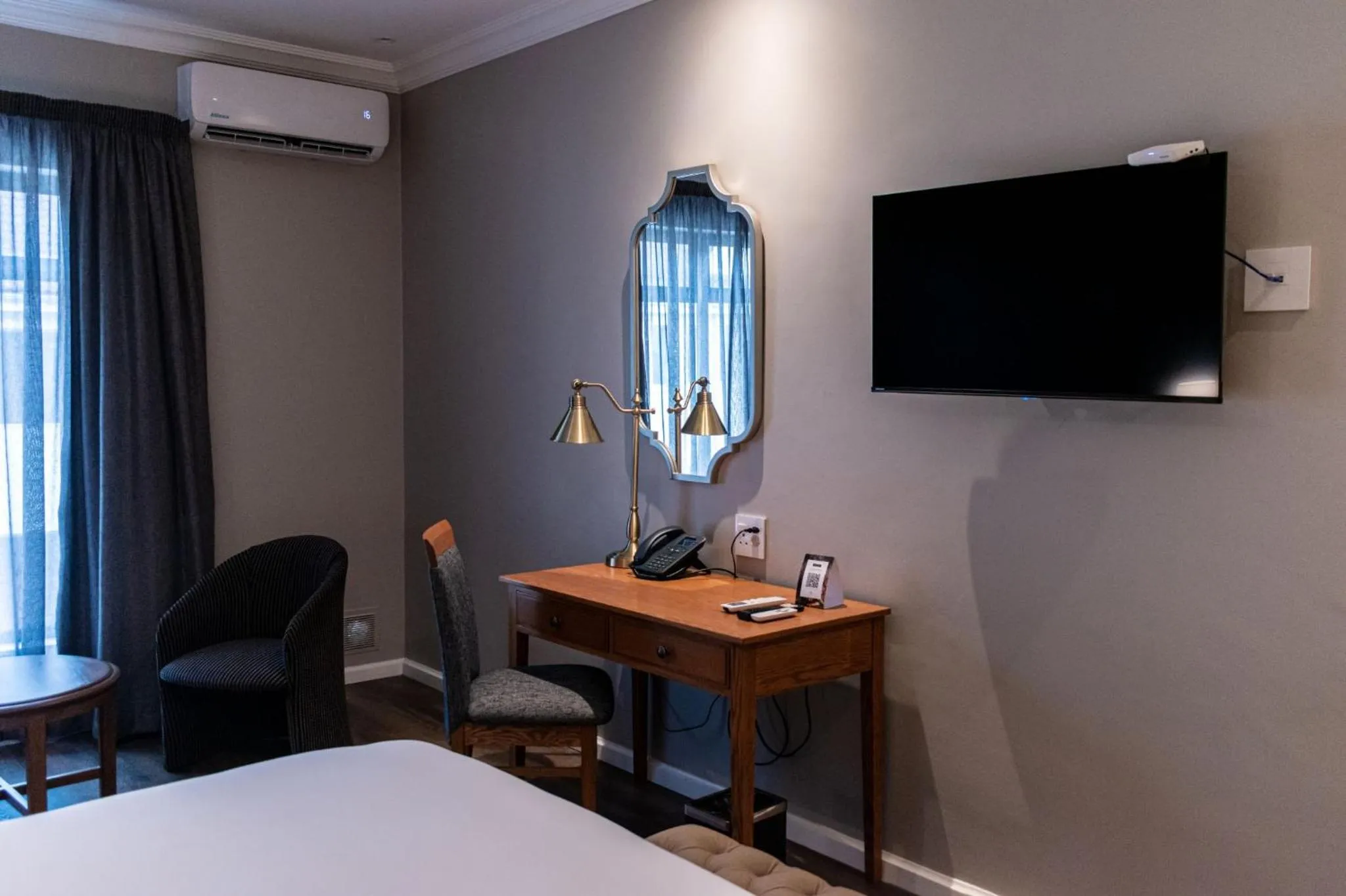 Bedroom, Bed in Premier Express Inn George