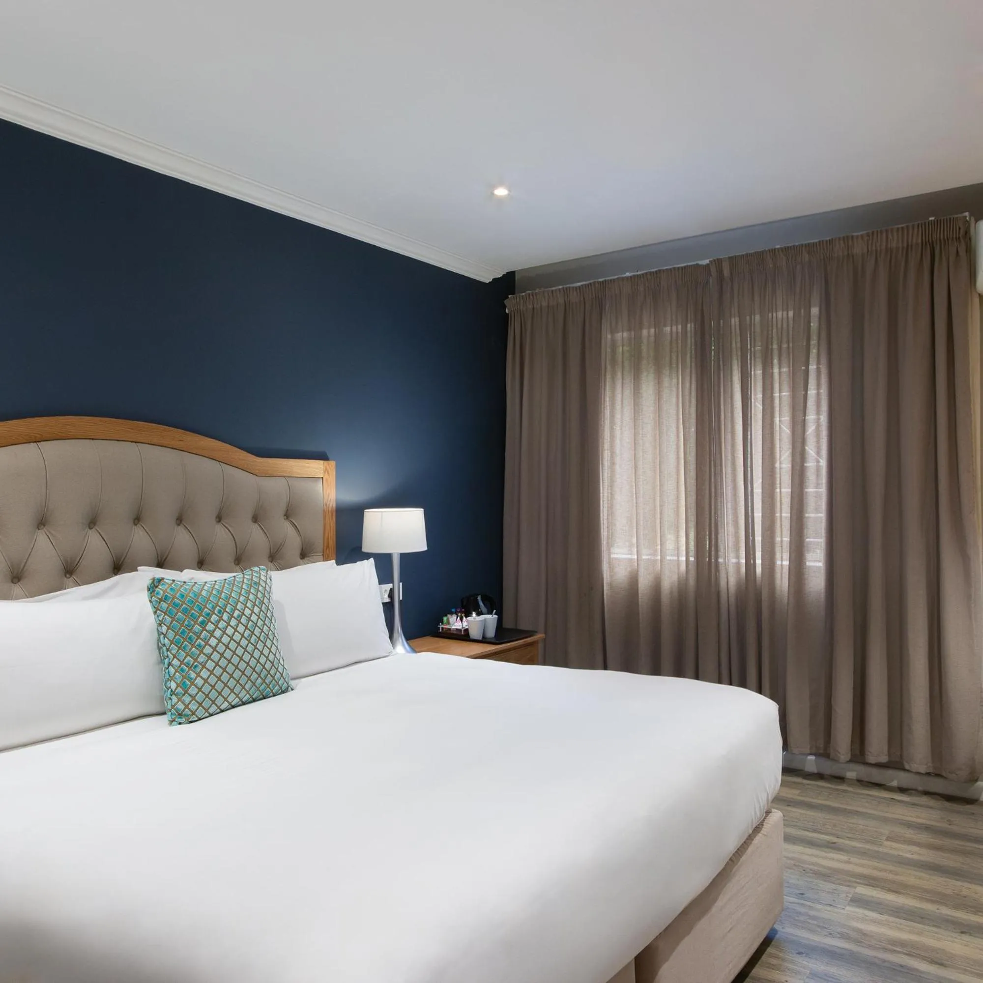 Coffee/tea facilities, Bed in Premier Express Inn George