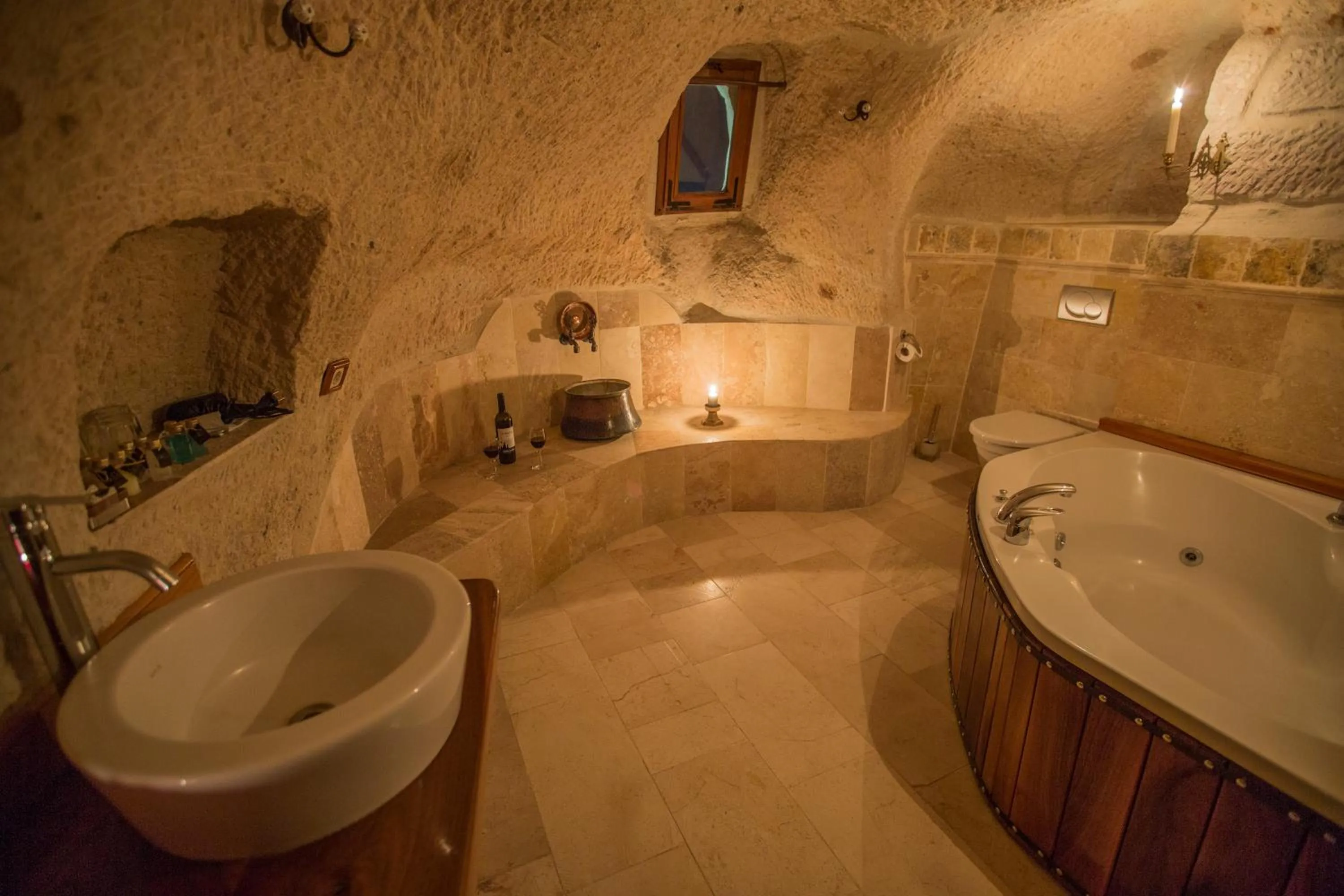 Hot Tub in Koza Cave Hotel