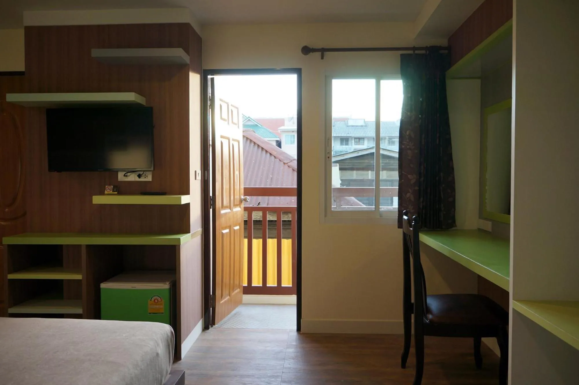 Balcony/Terrace, Bed in Samsen Sam Place