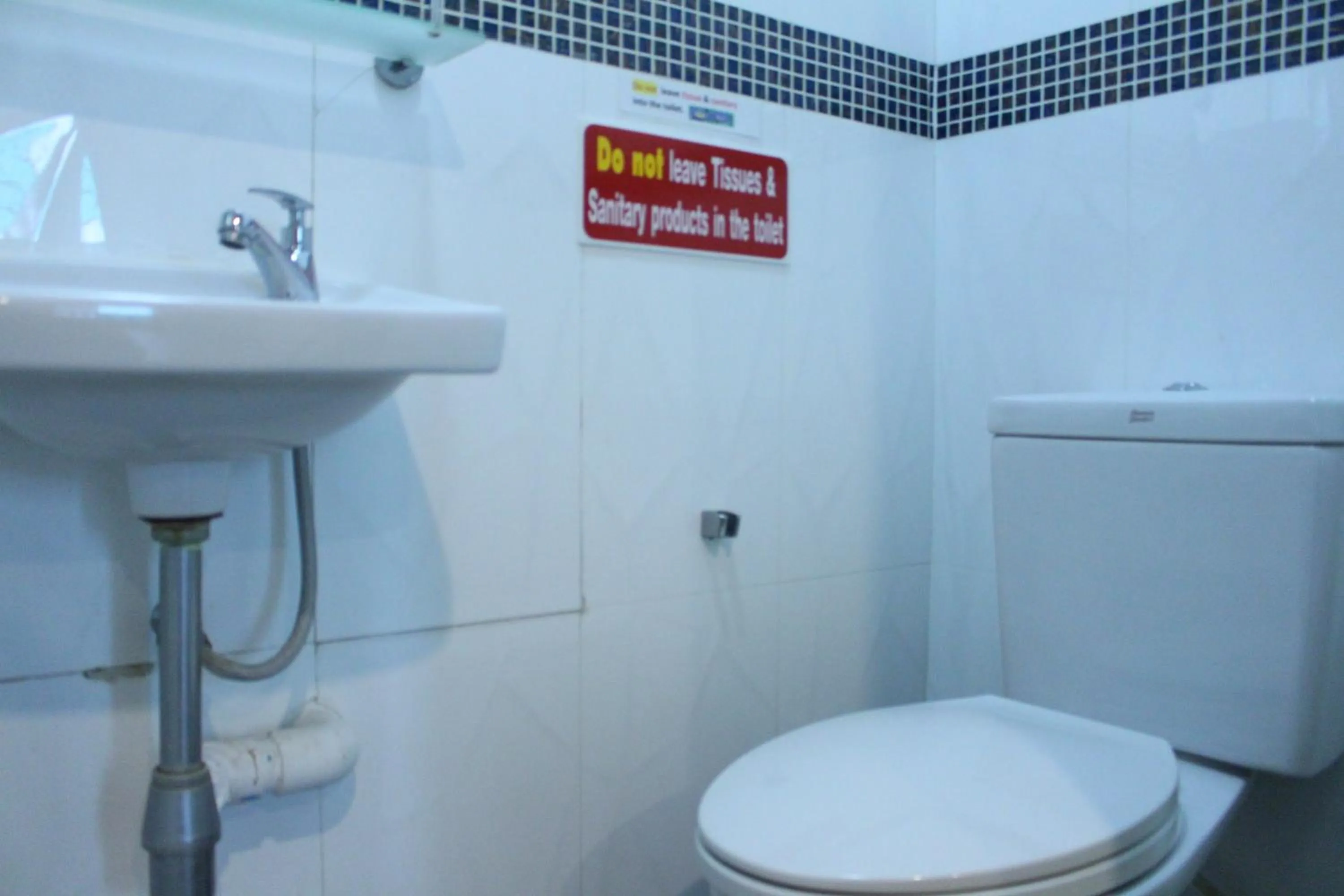 Bathroom in Samsen Sam Place