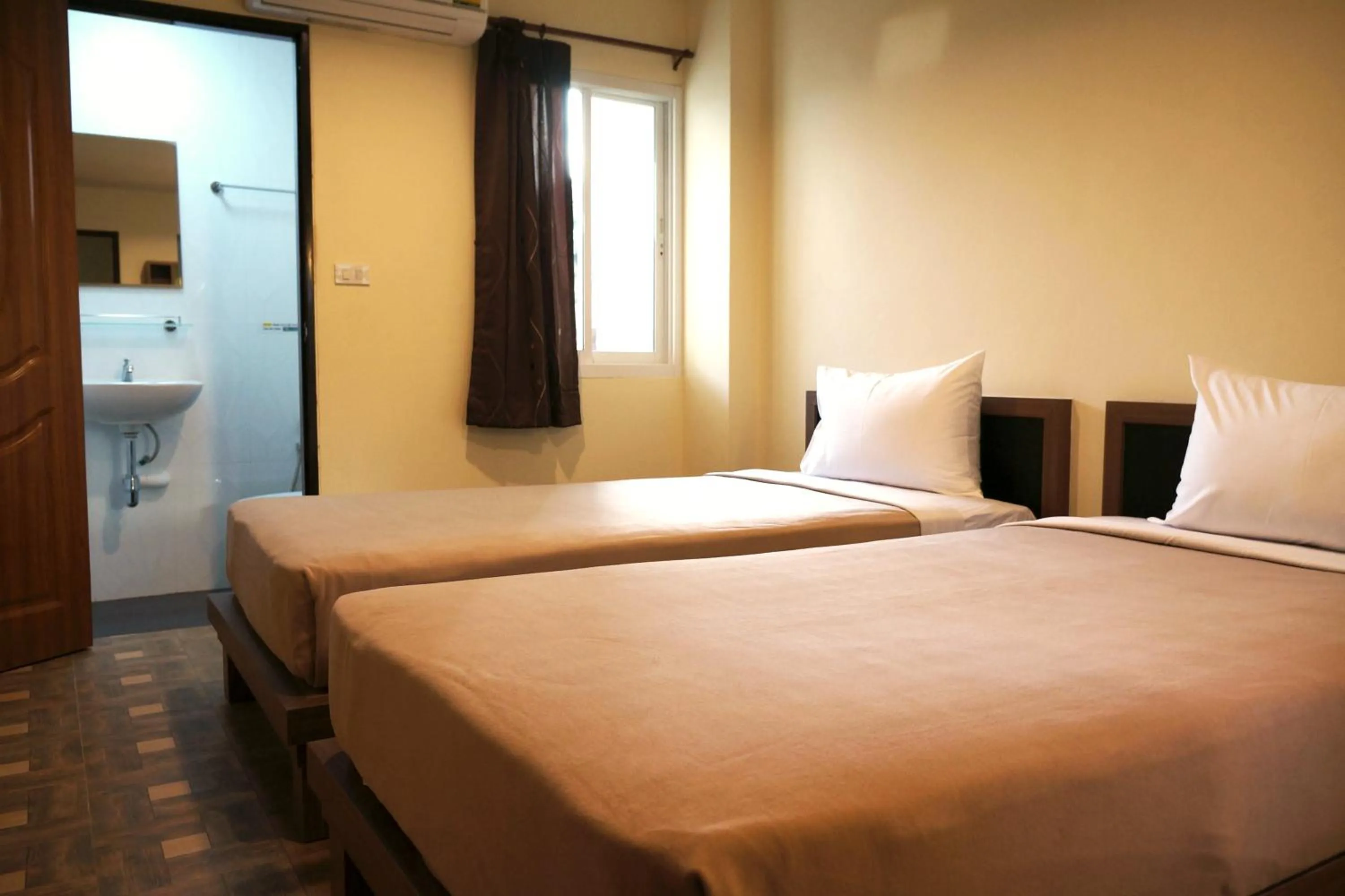 Bedroom, Bed in Samsen Sam Place