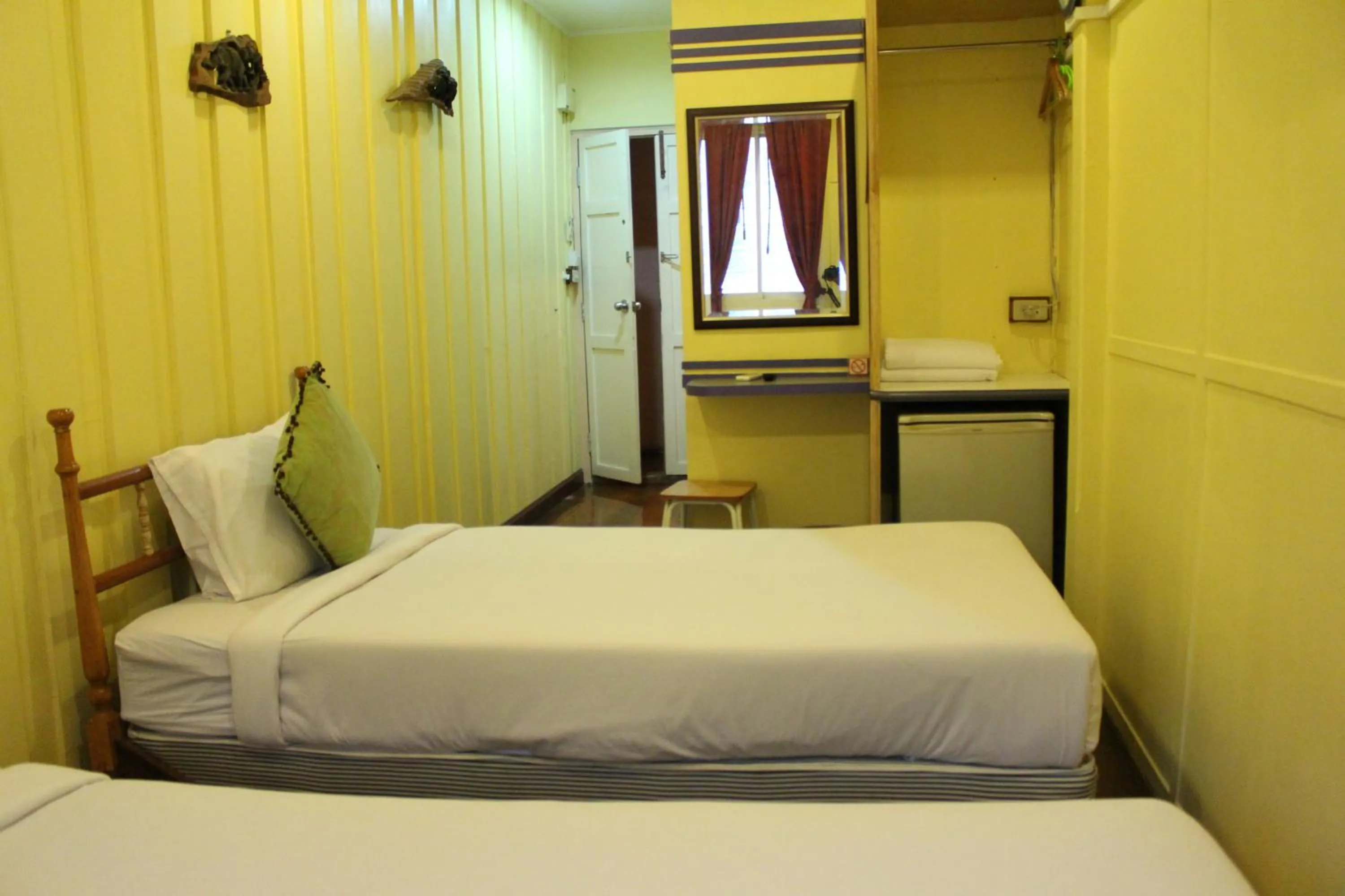 Bedroom, Bed in Samsen Sam Place