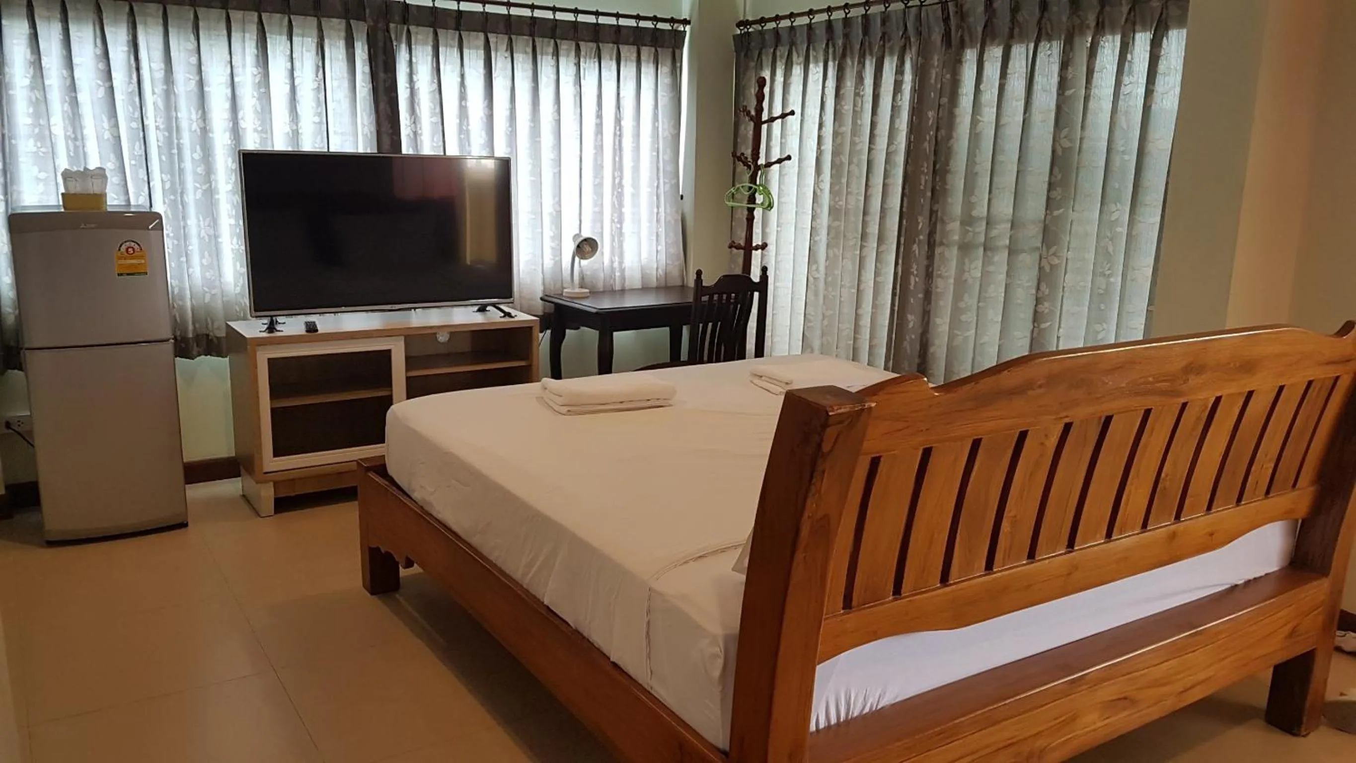 Bedroom, Bed in Samsen Sam Place