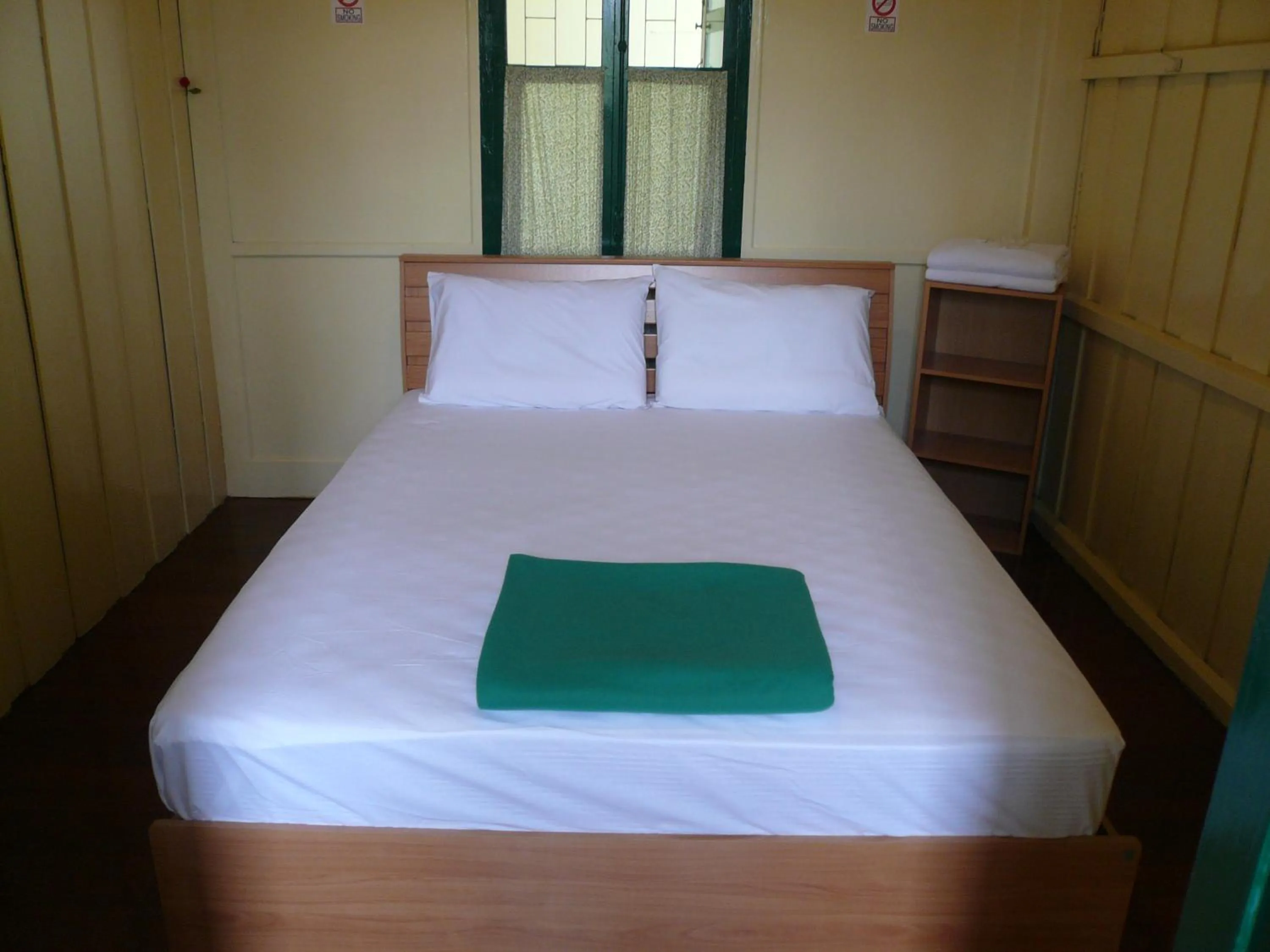Bed in Samsen Sam Place