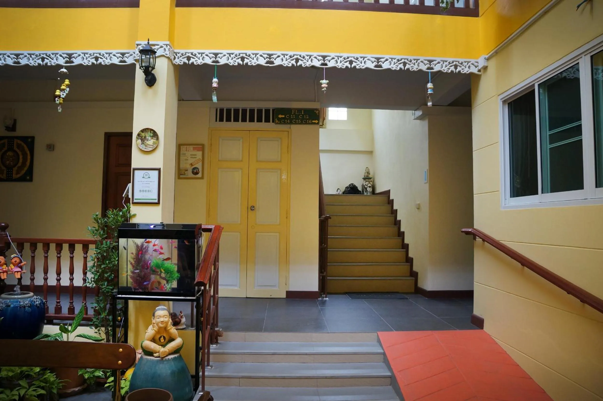 Patio in Samsen Sam Place