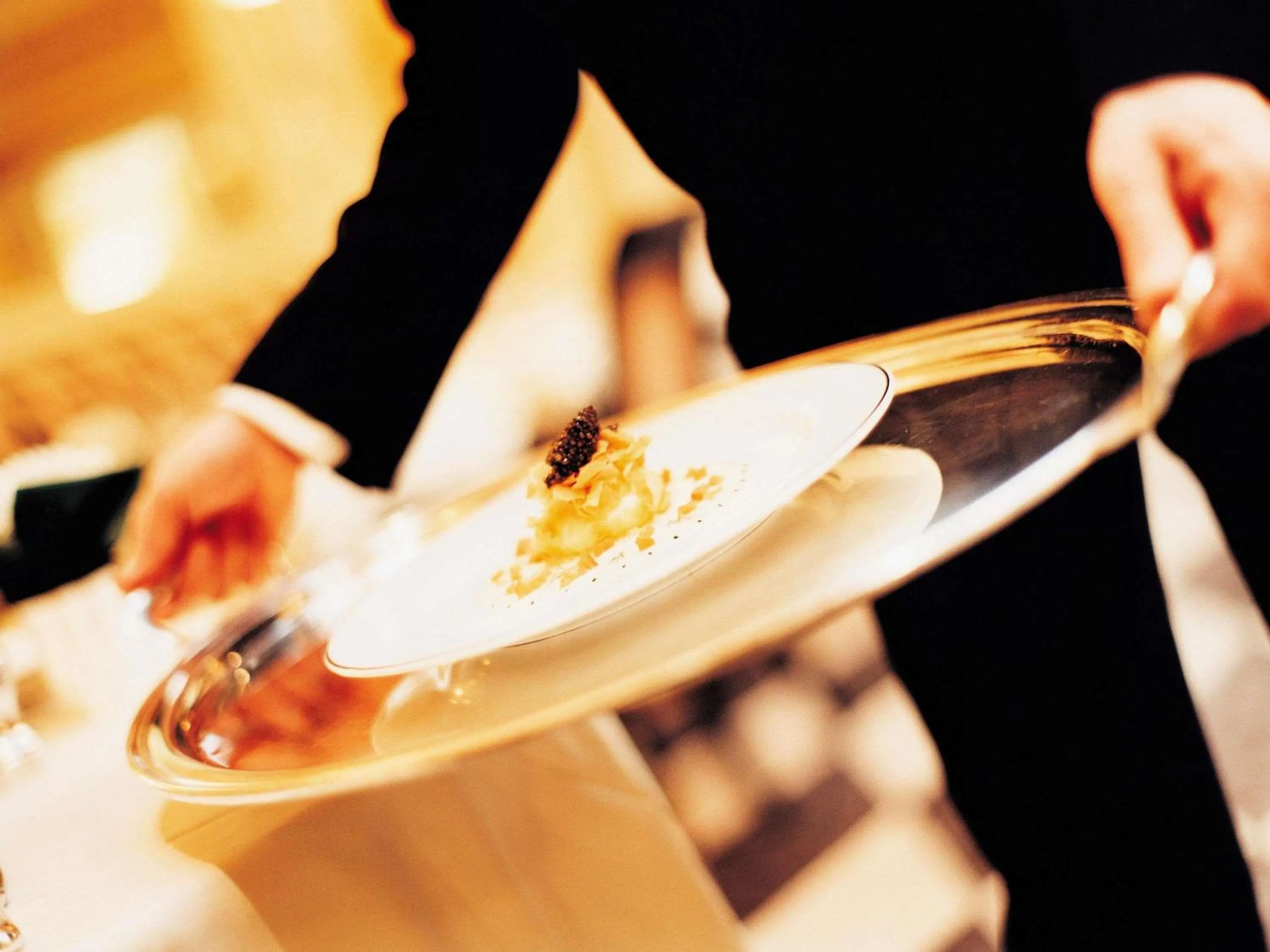 Restaurant/places to eat in Sofitel Abu Dhabi Corniche