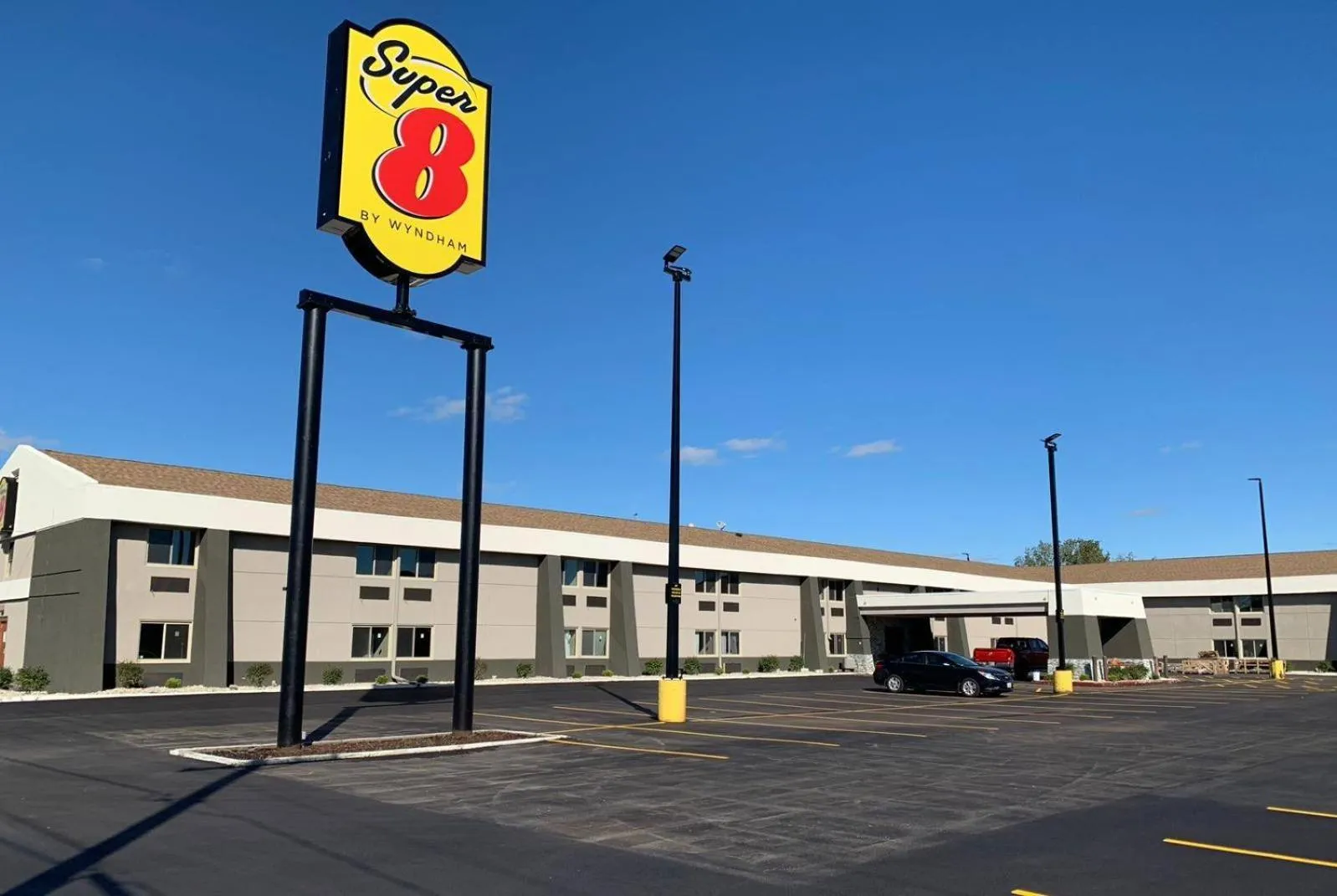 Facade/entrance in Super 8 by Wyndham South Holland