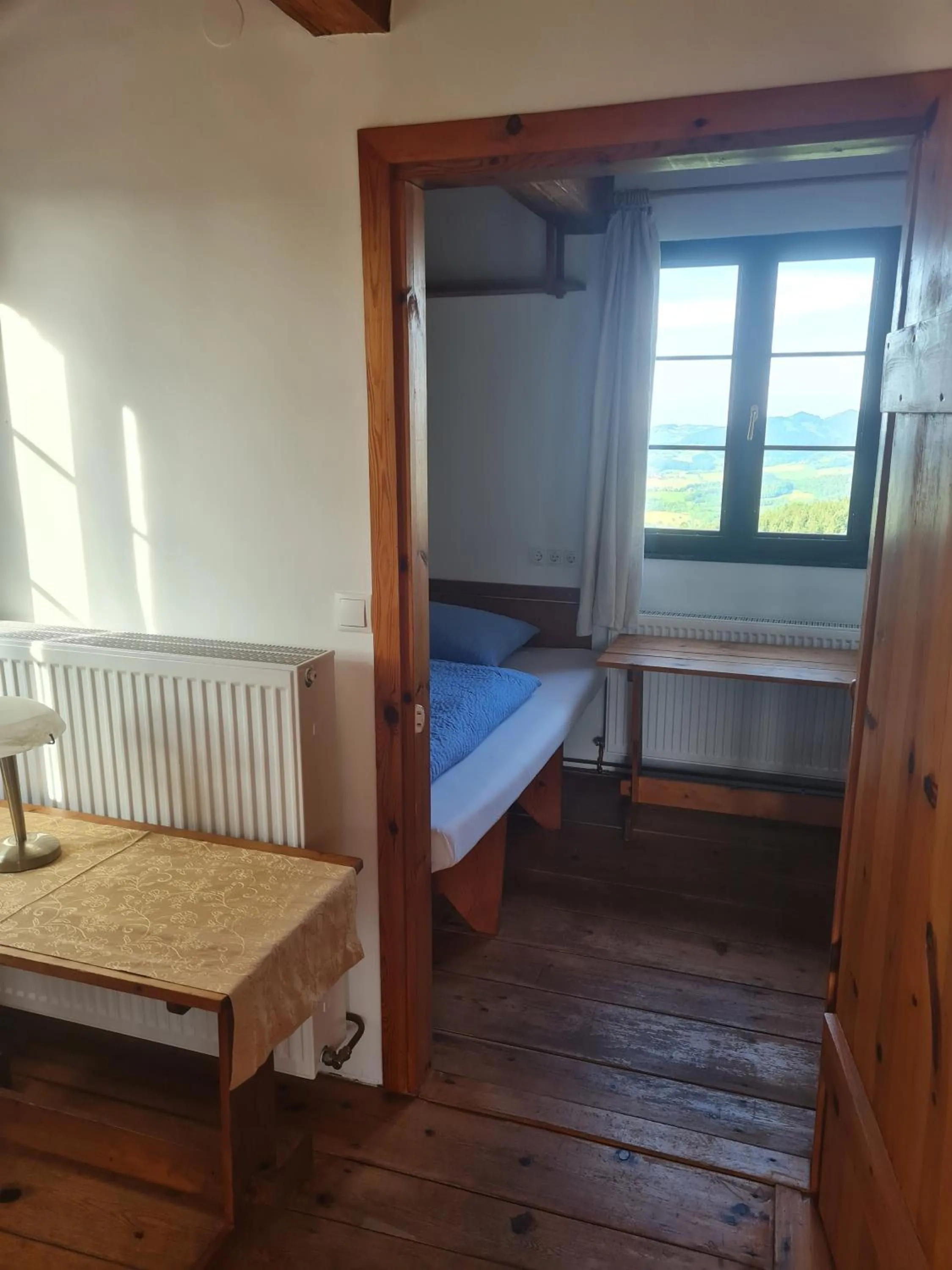 Bedroom, Bed in Burg Plankenstein