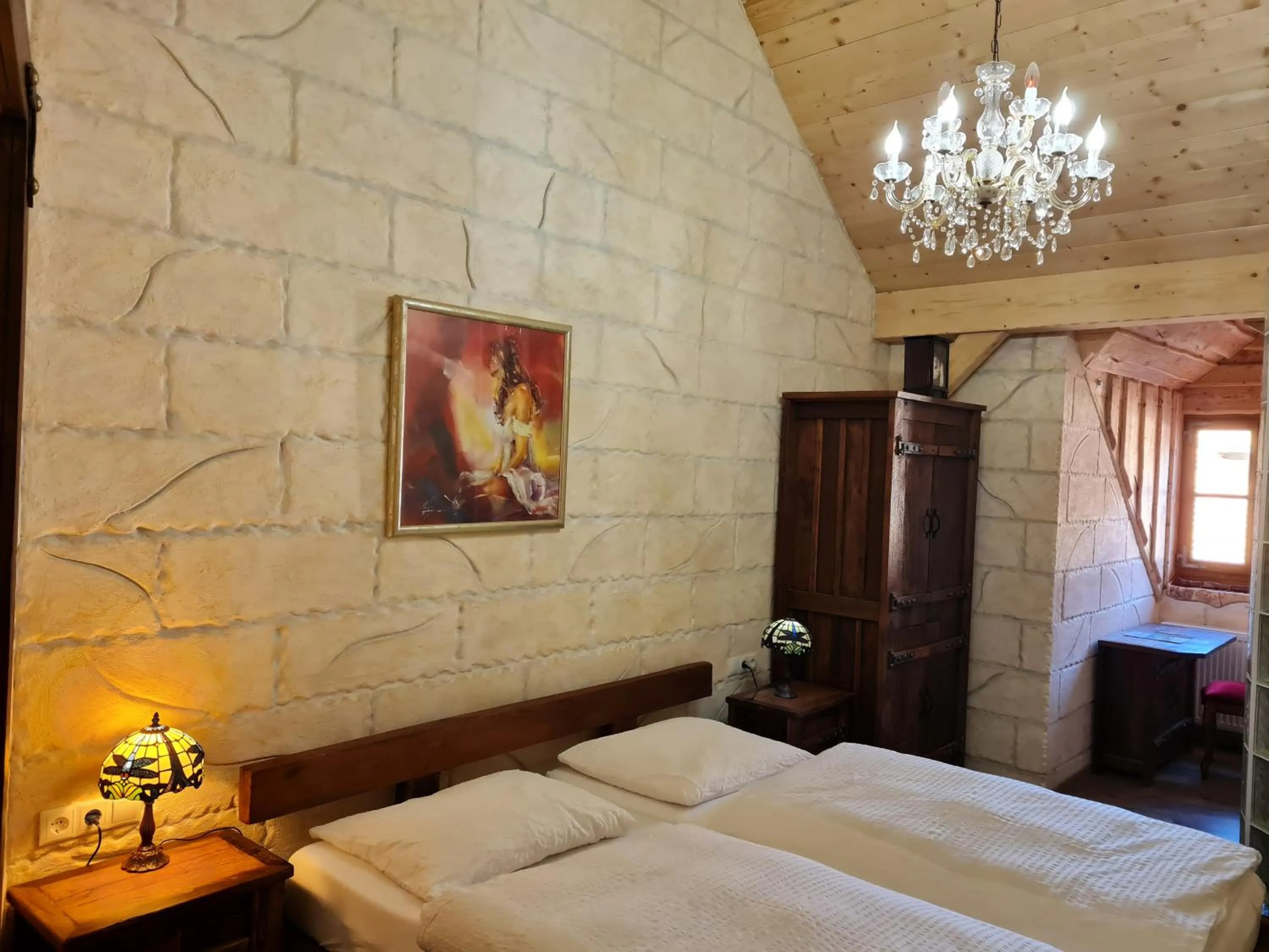 Bed in Burg Plankenstein