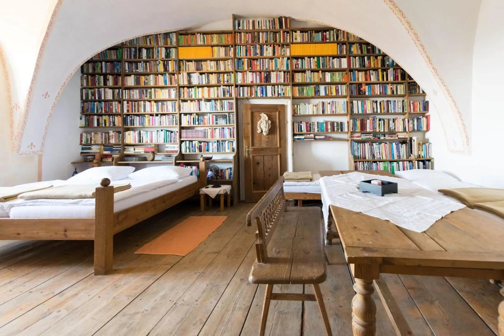 Bed in Burg Plankenstein