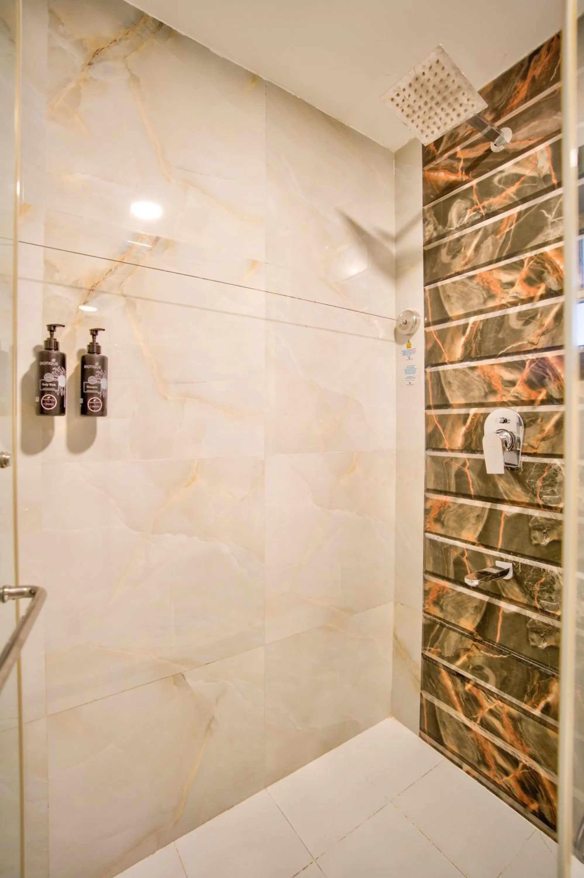 Lemonmint Svelton Manor