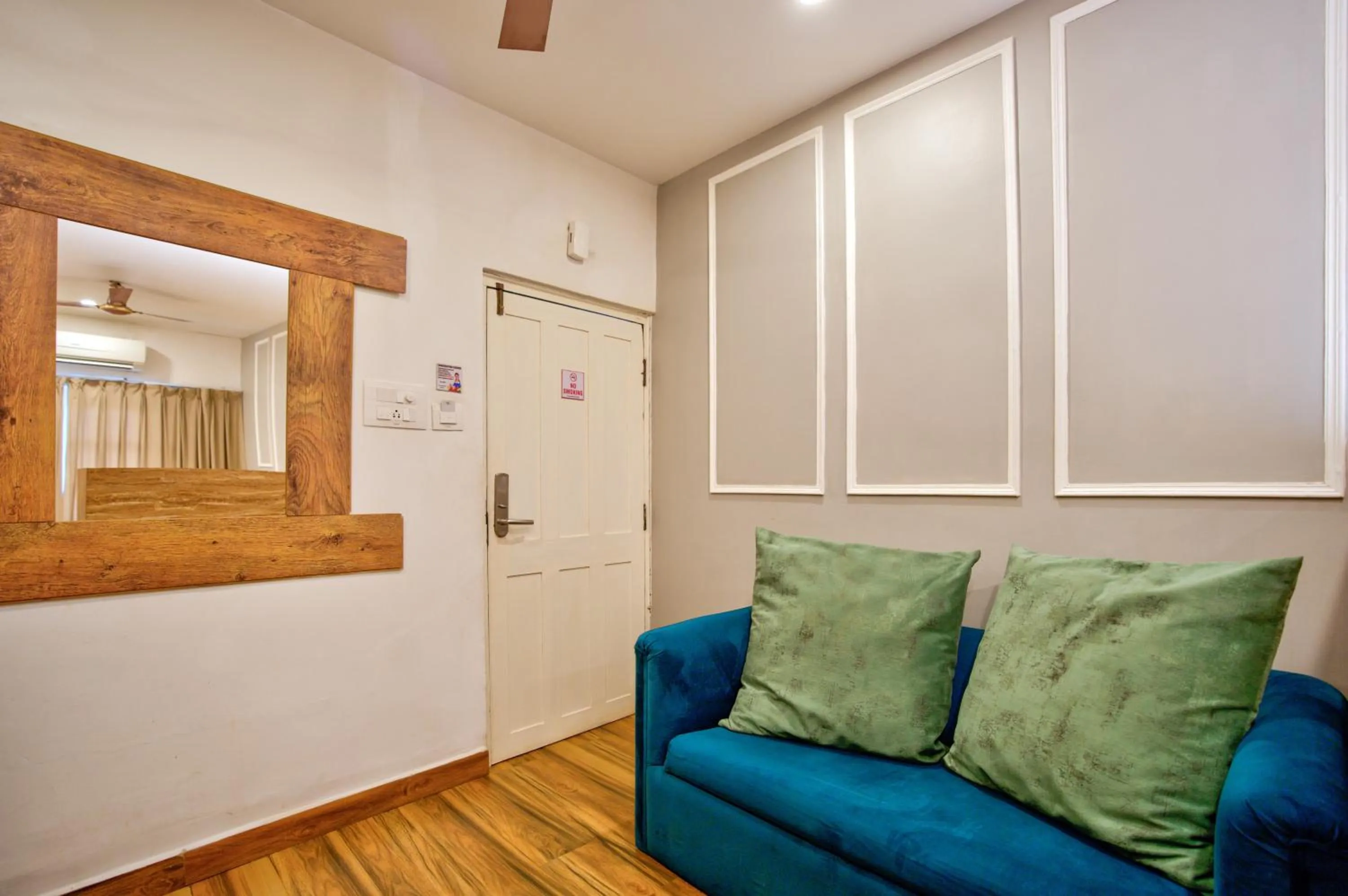 Lemonmint Svelton Manor