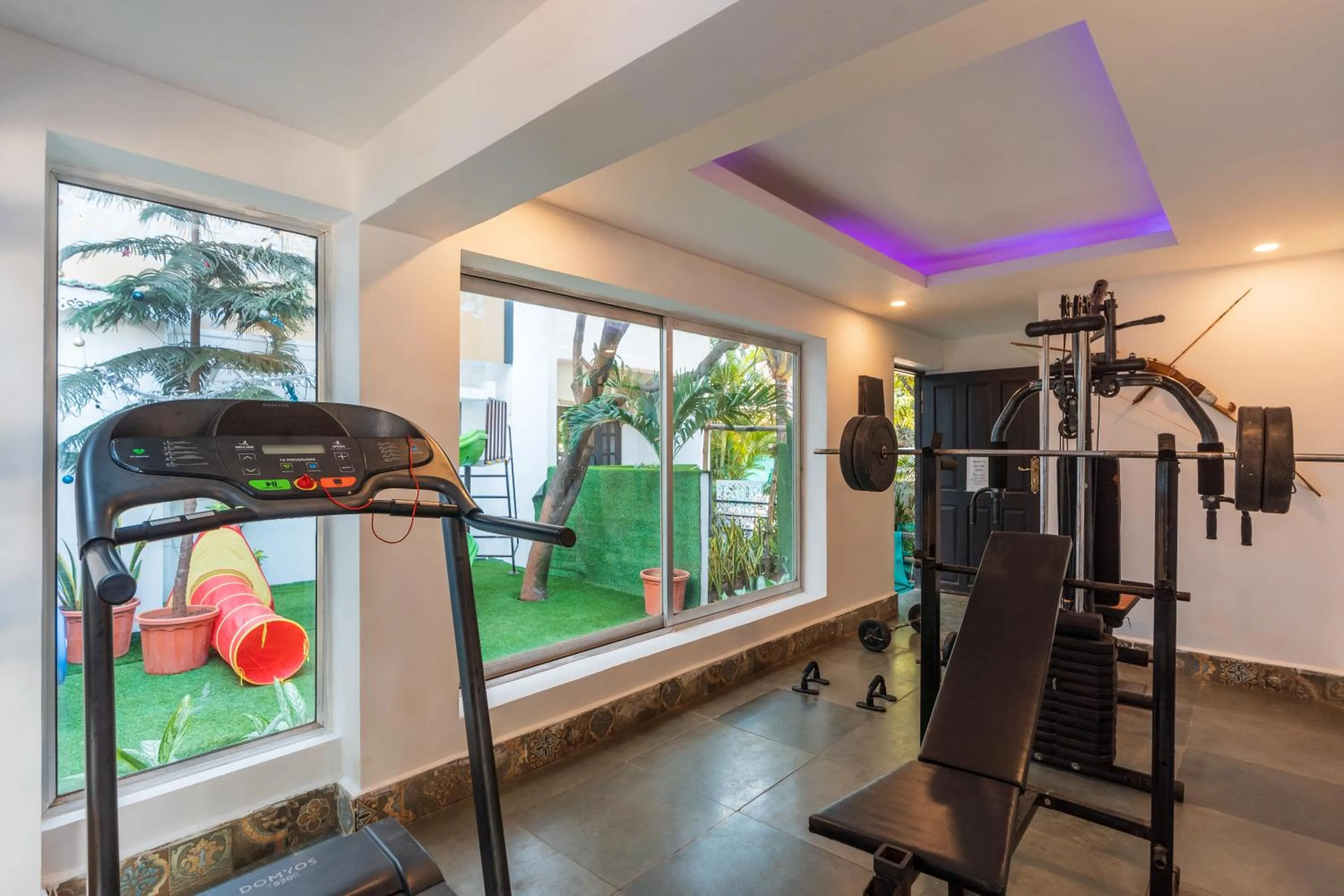 Lemonmint Svelton Manor