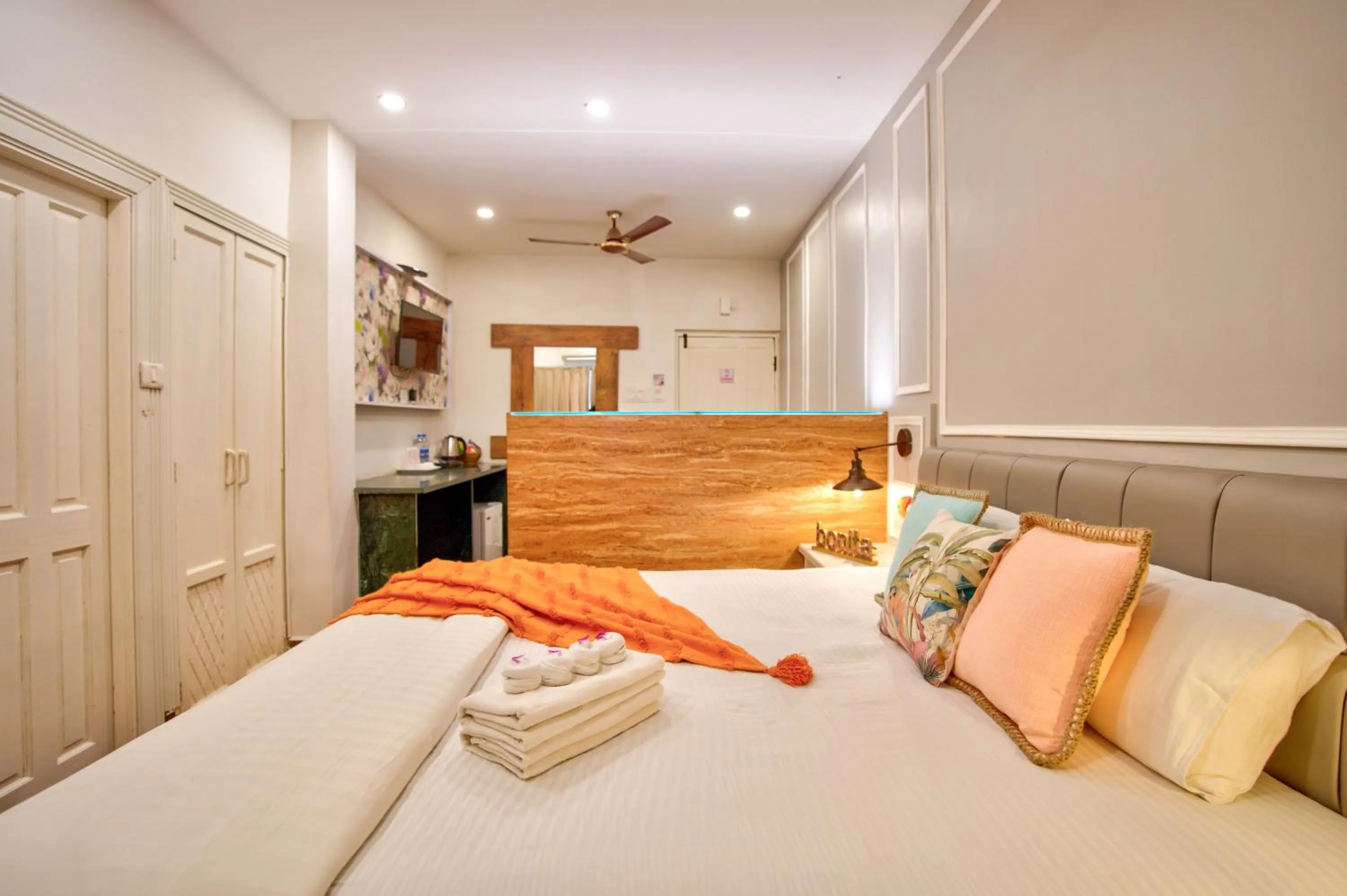 Bed in Lemonmint Svelton Manor