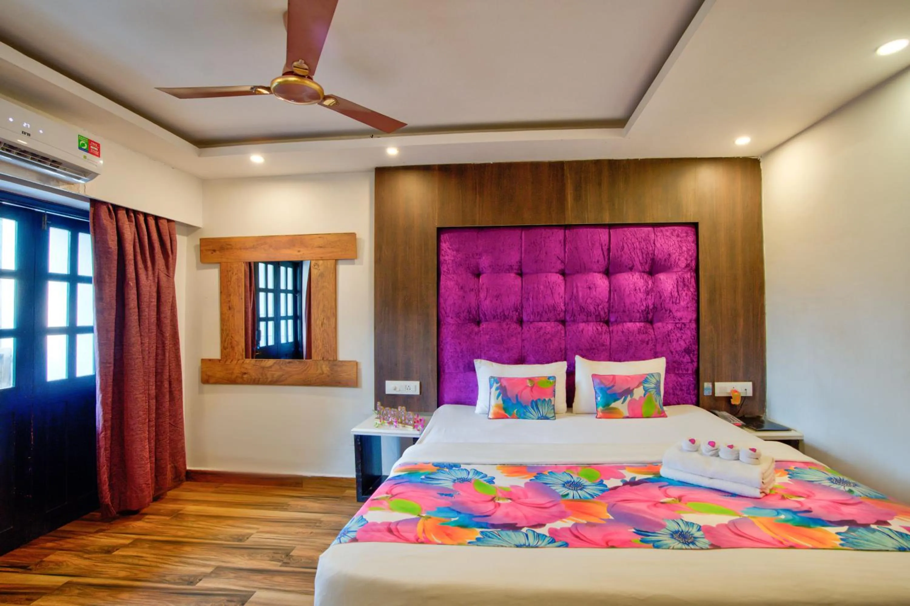 Bed in Lemonmint Svelton Manor