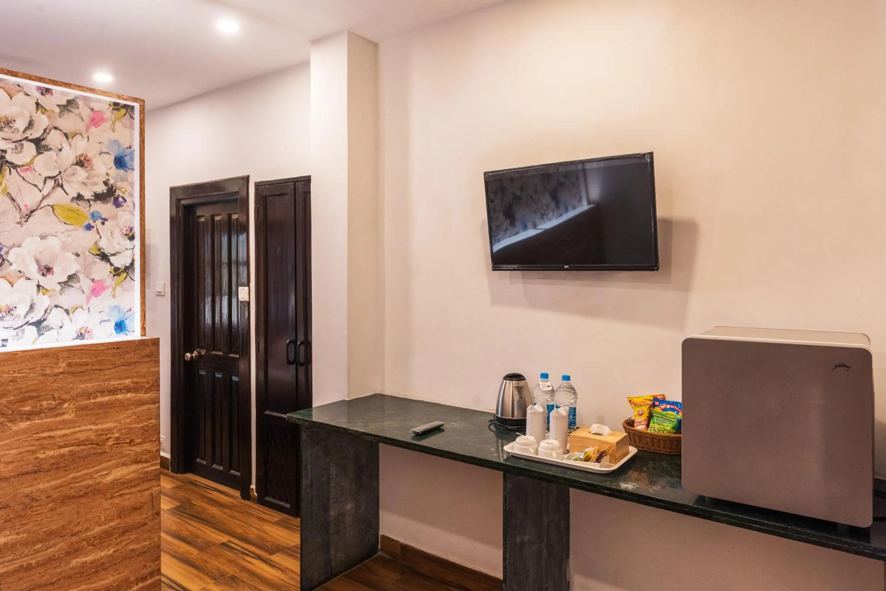 Lemonmint Svelton Manor