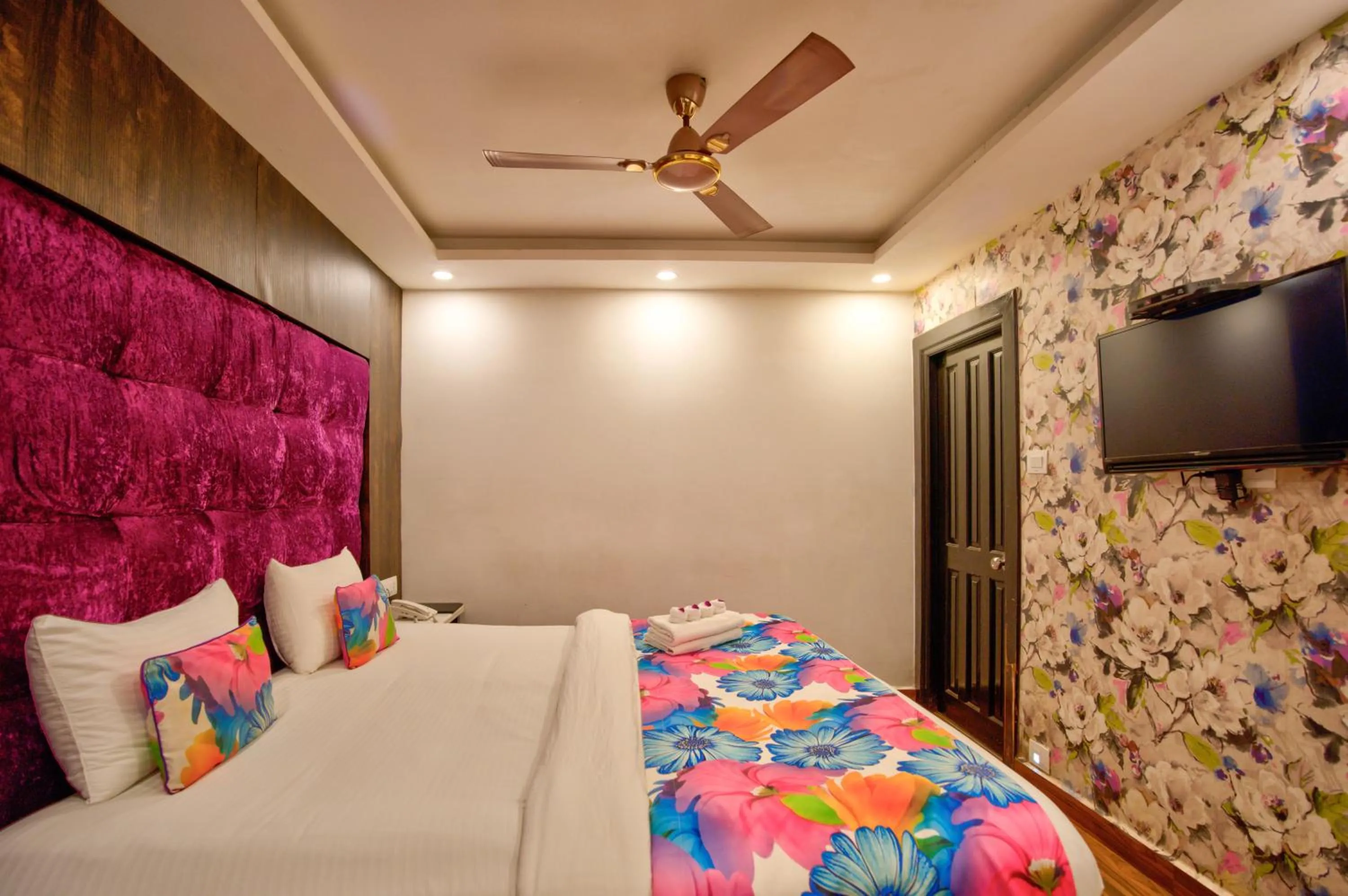 Bed in Lemonmint Svelton Manor