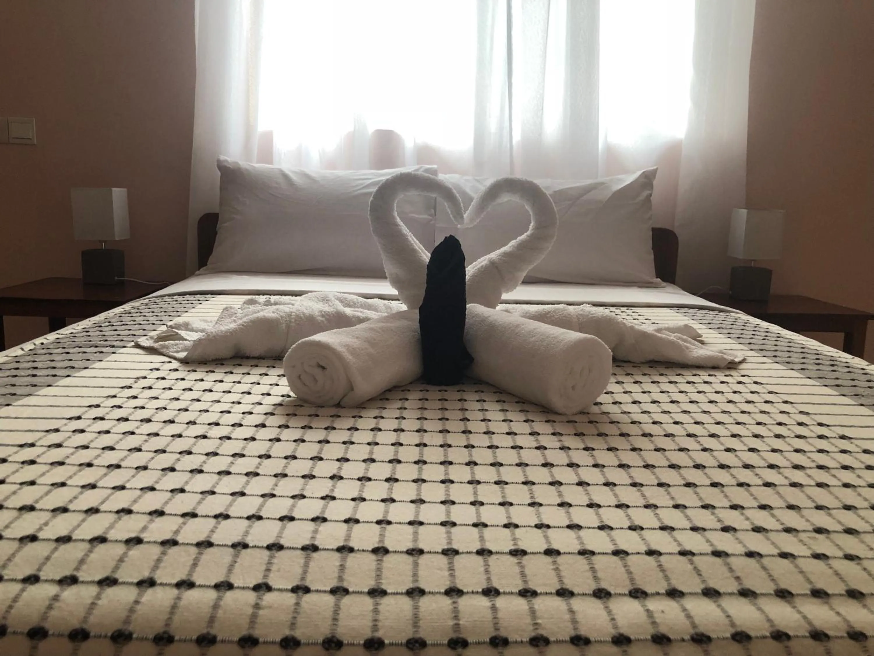 Decorative detail, Bed in Green Turaco