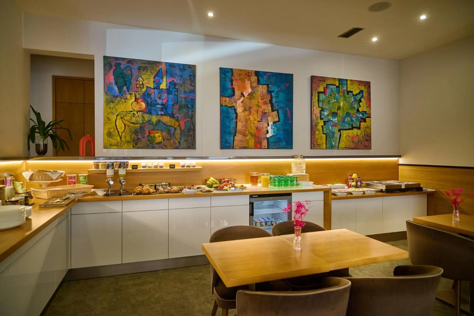 Breakfast in Urpí­n City Residence