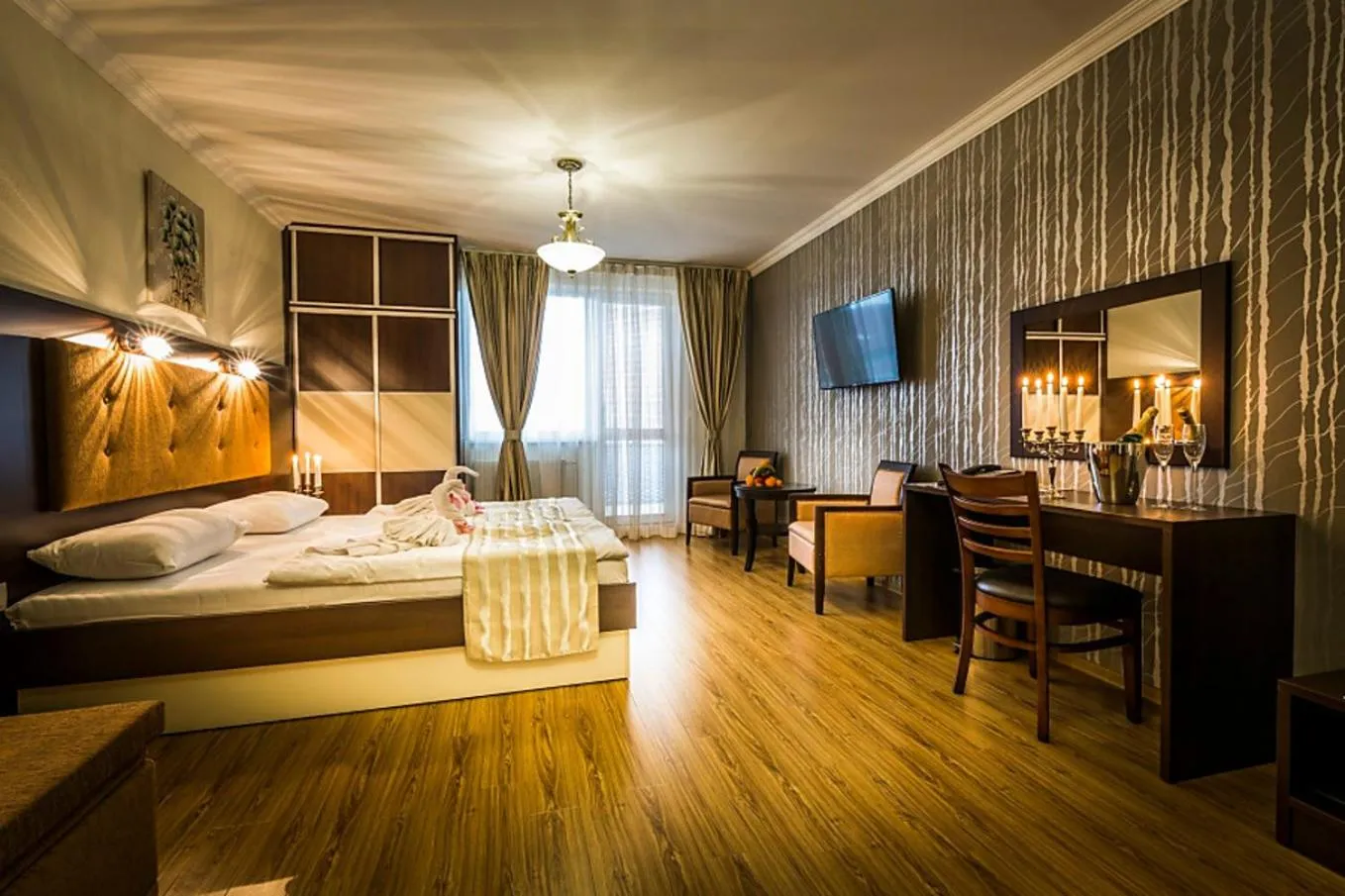 Photo of the whole room, Bed in Hotel Sun