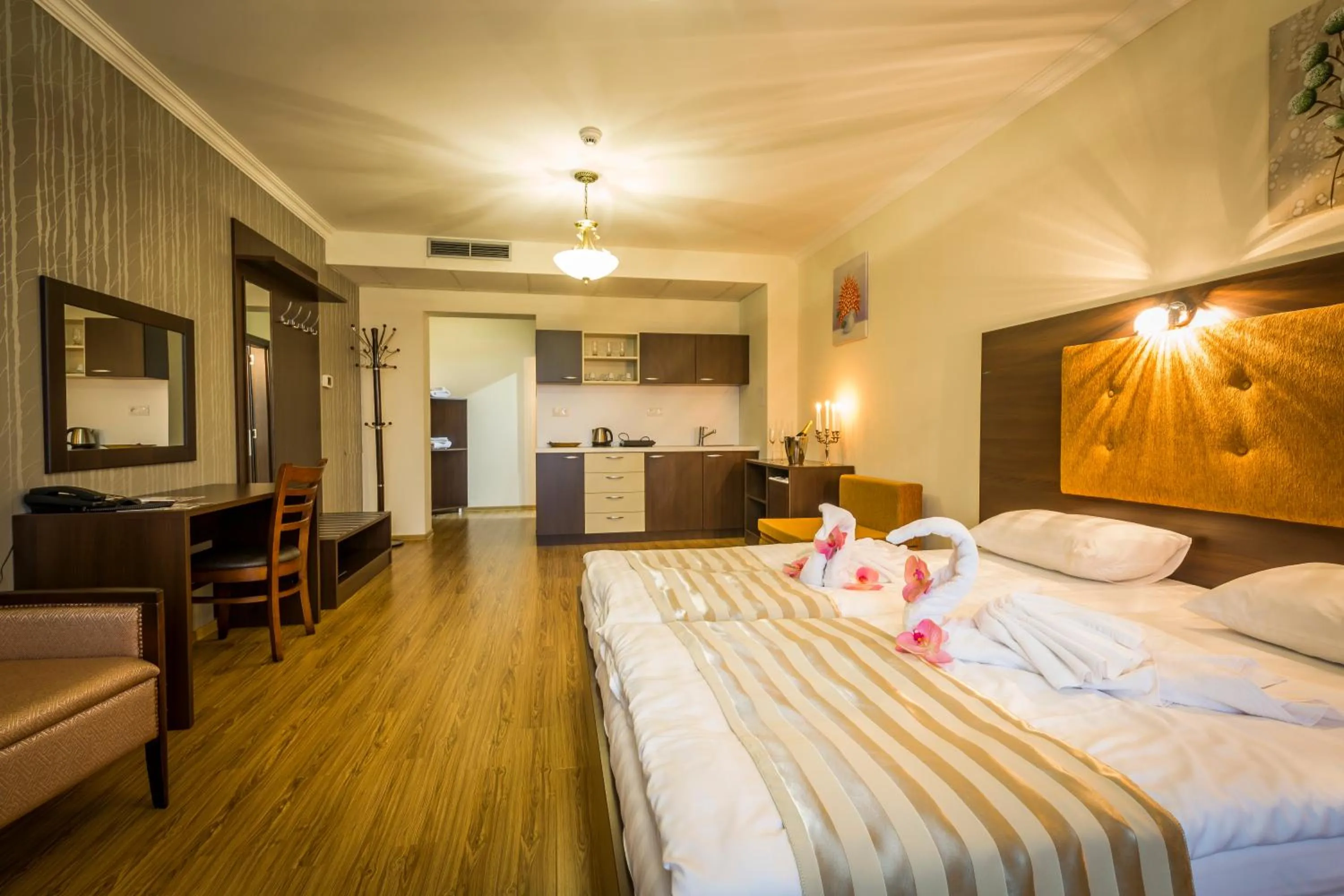 Bedroom, Bed in Hotel Sun