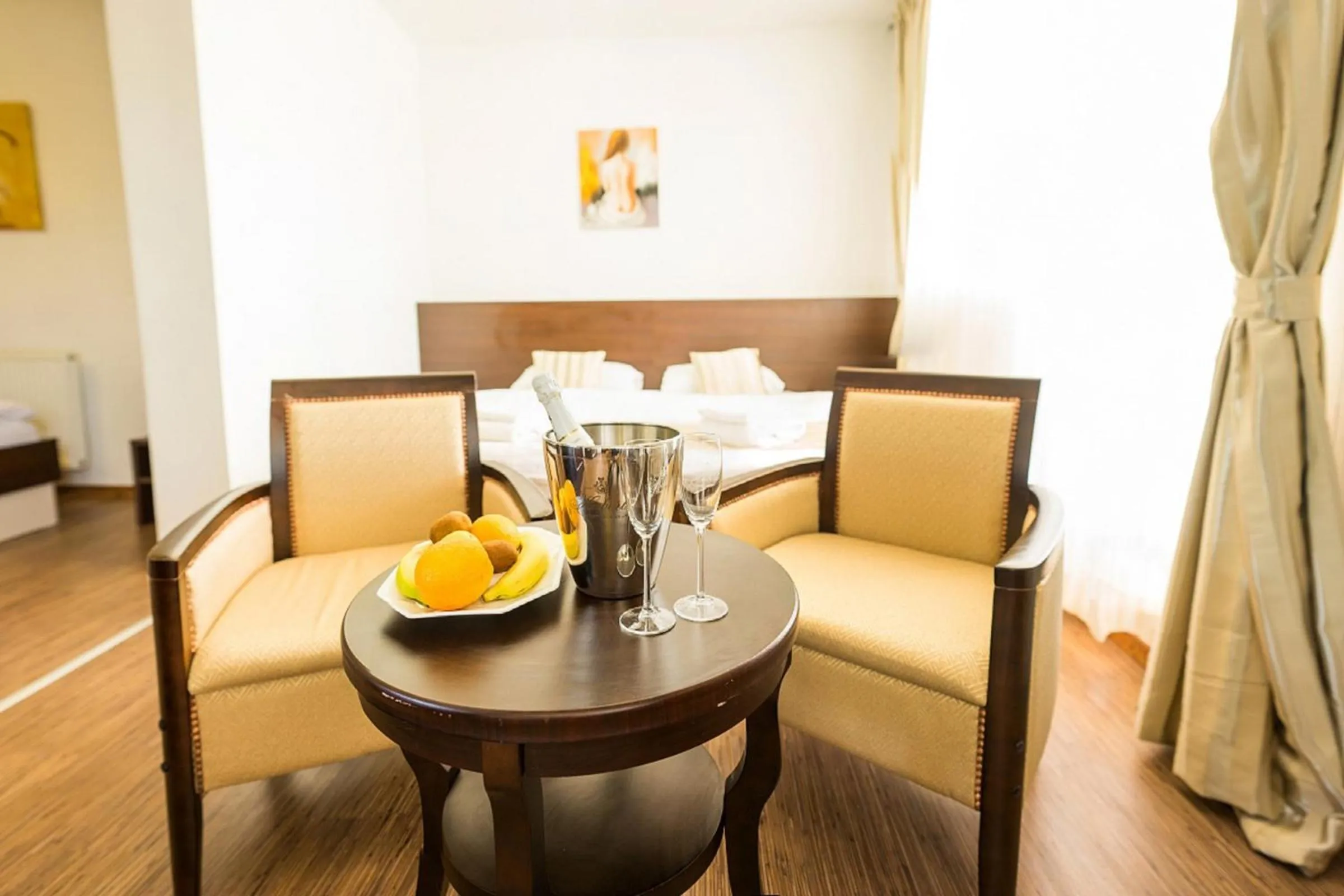 Photo of the whole room in Hotel Sun