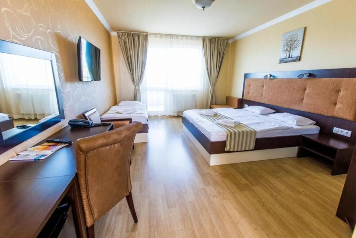 Photo of the whole room, Bed in Hotel Sun