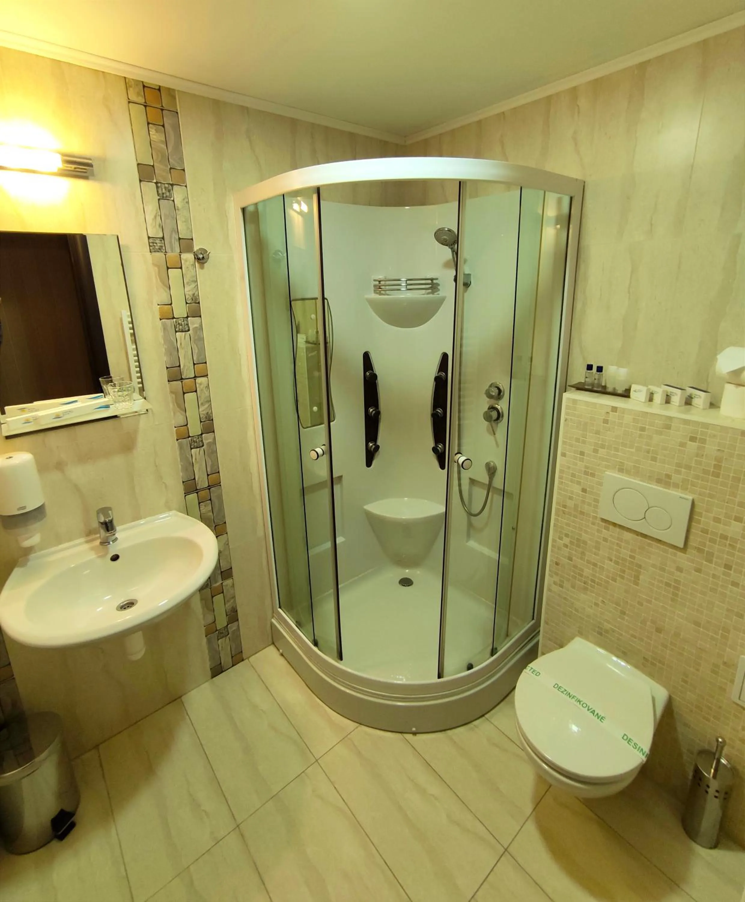 Bathroom in Hotel Sun