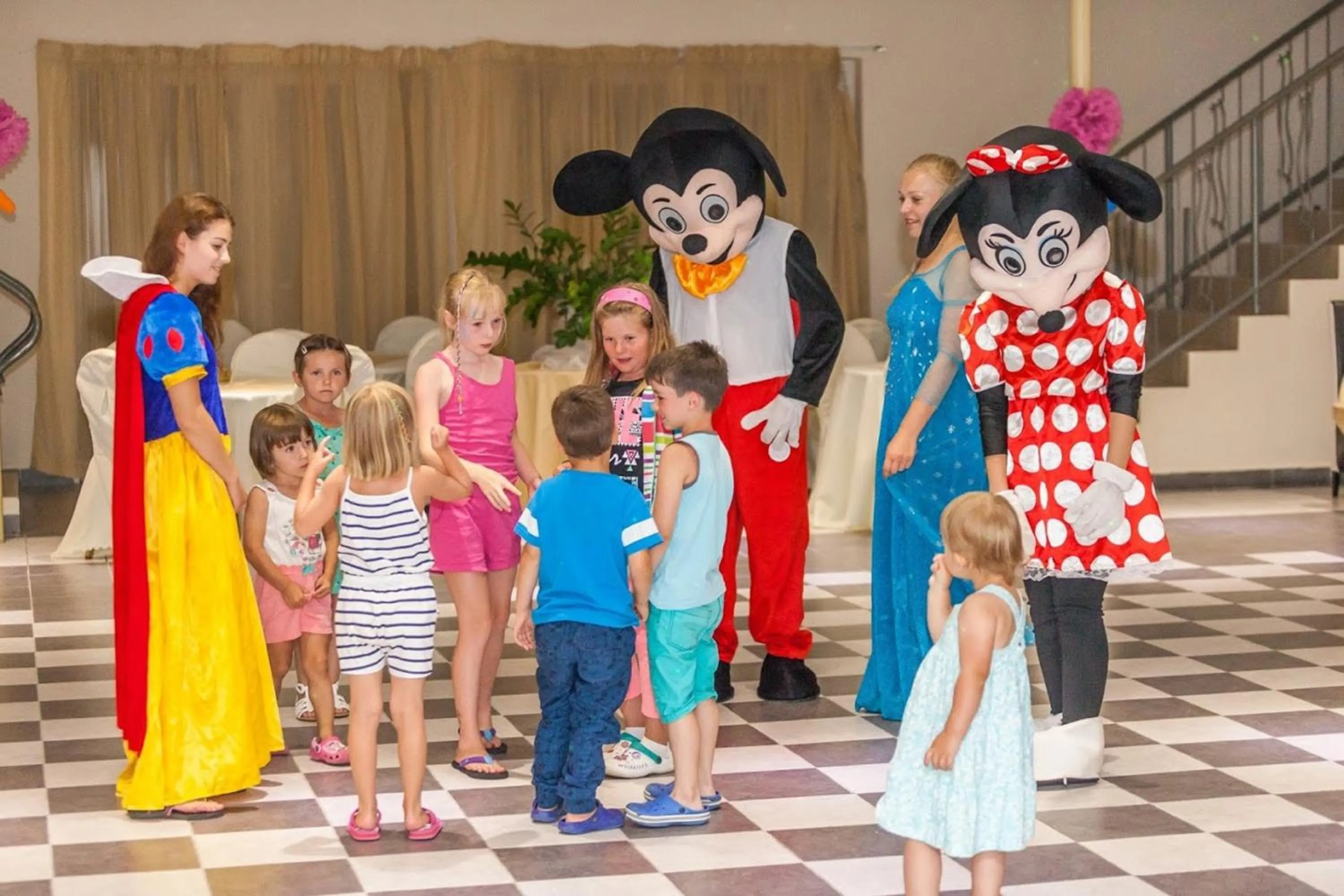 Entertainment in Hotel Sun