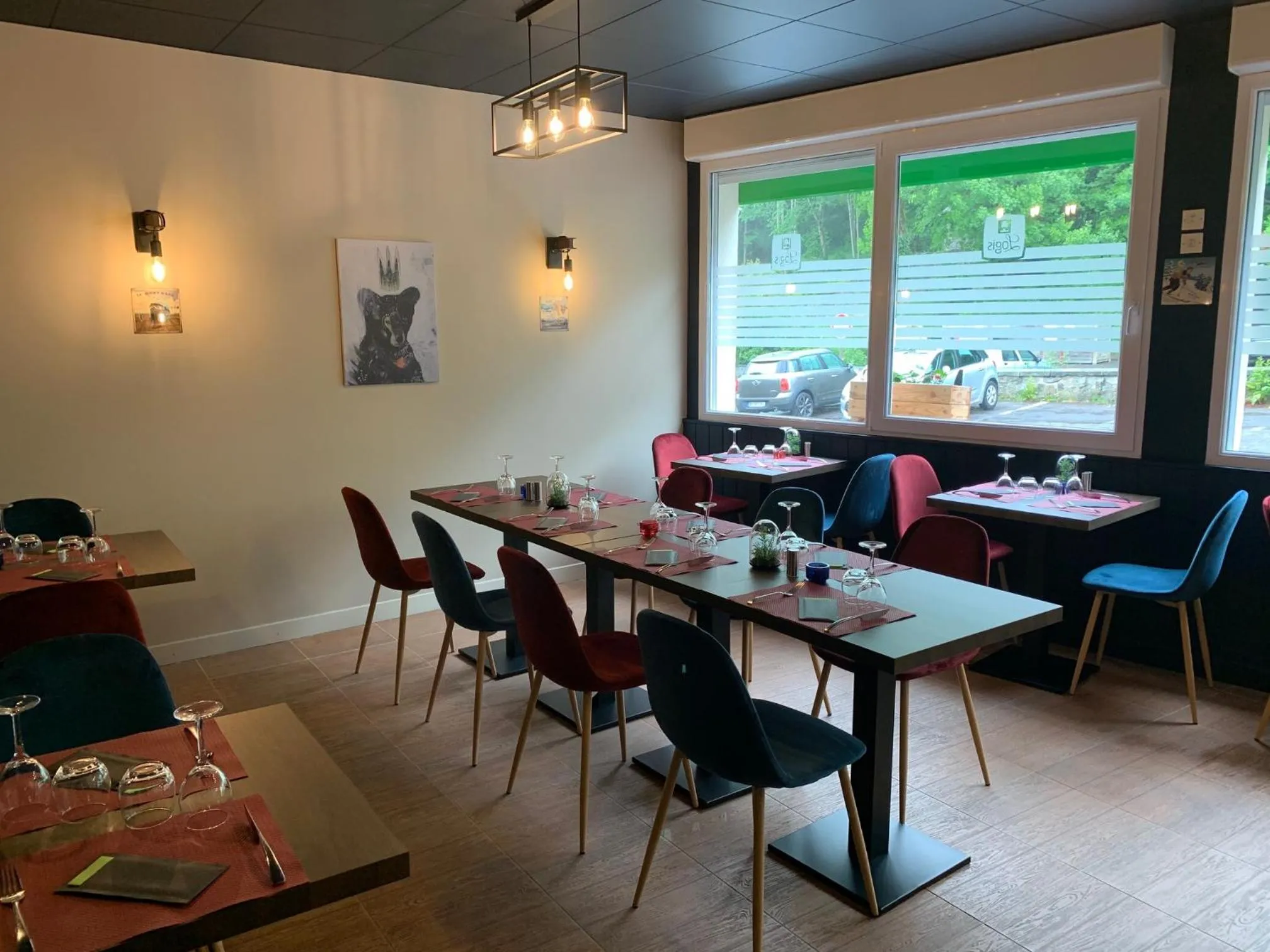 Restaurant/Places to Eat in Logis Hôtel le Regis