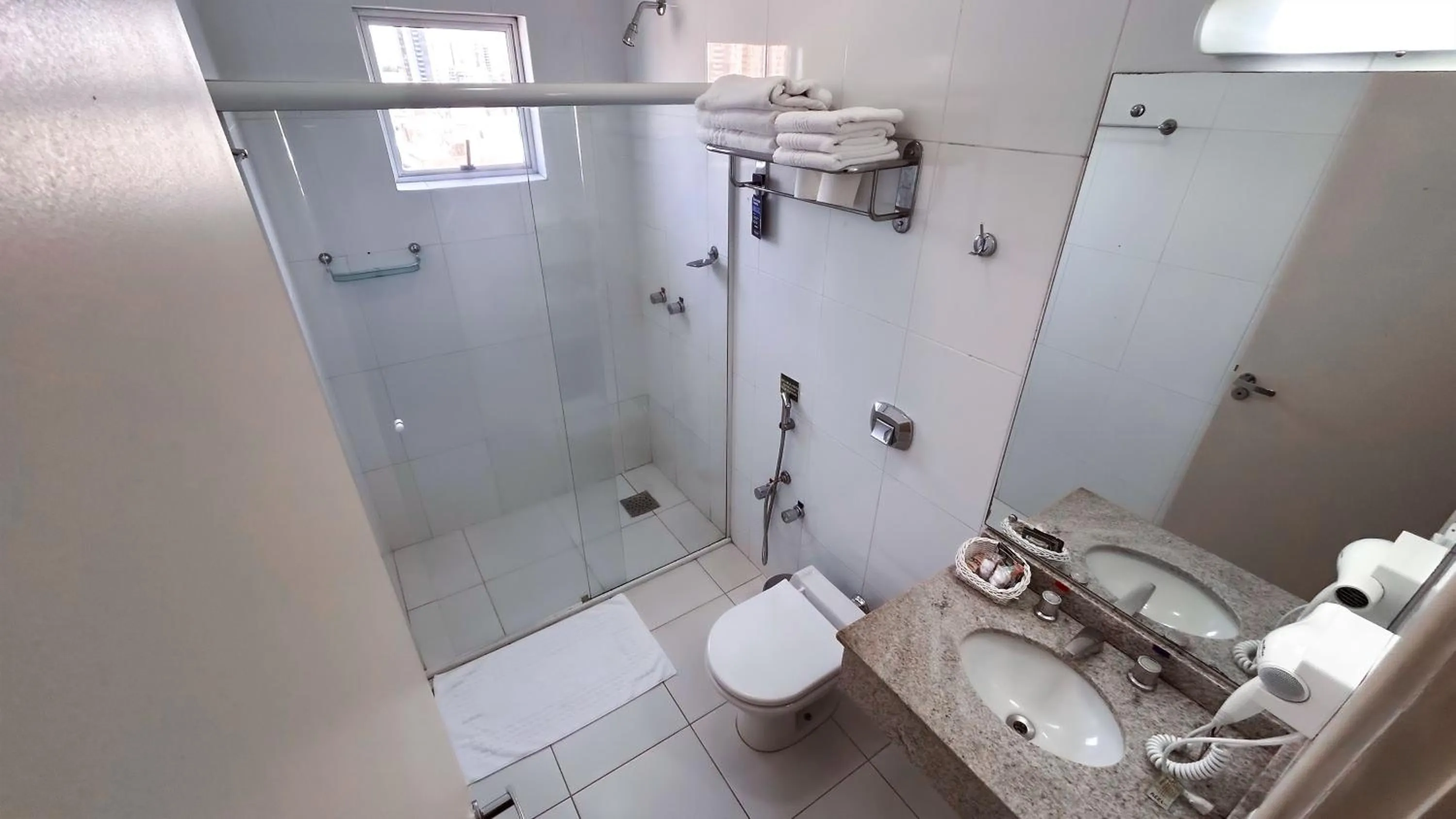 Bathroom in Pietro Angelo Hotel