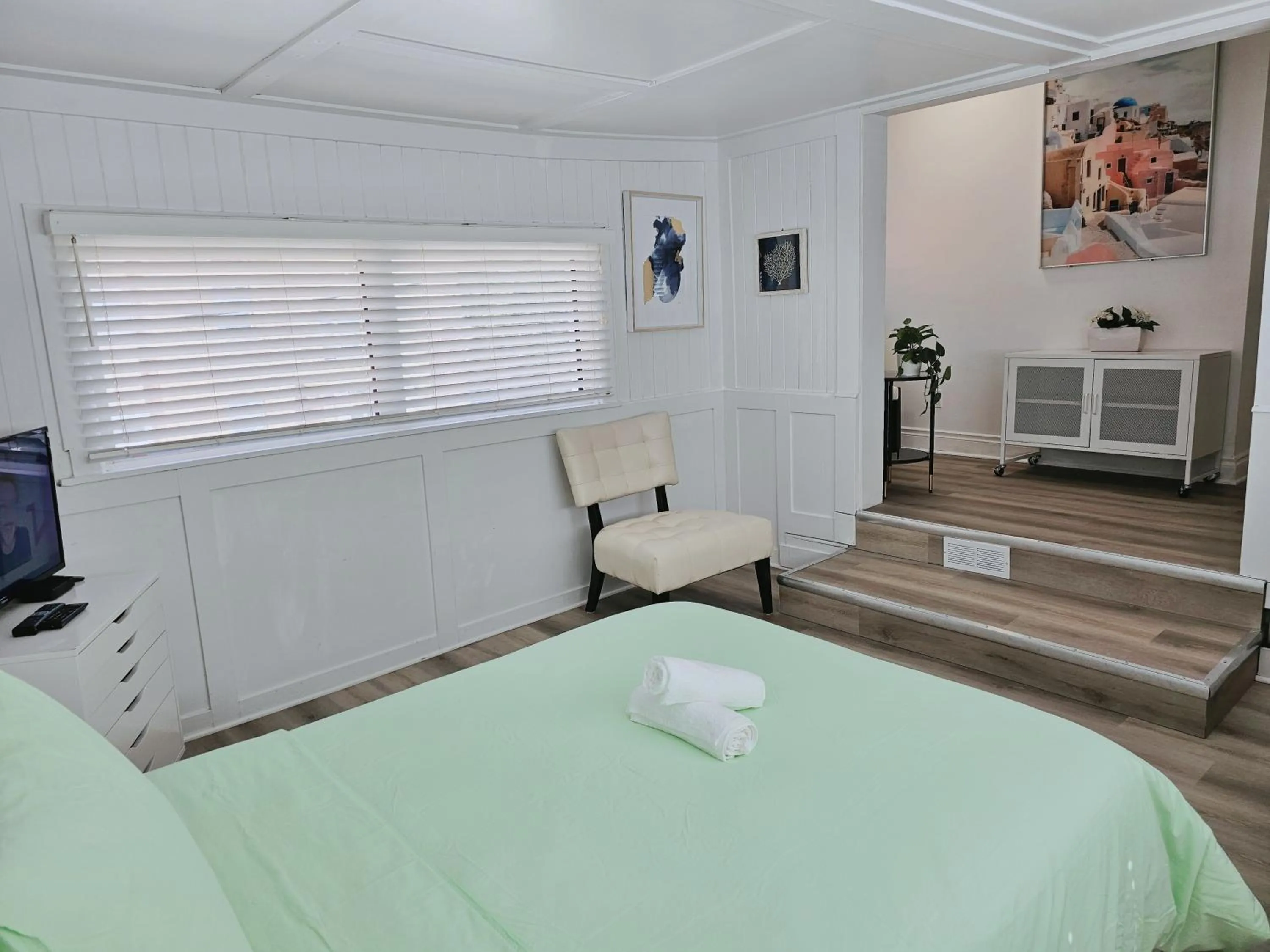 Bed in Winnipeg Holiday